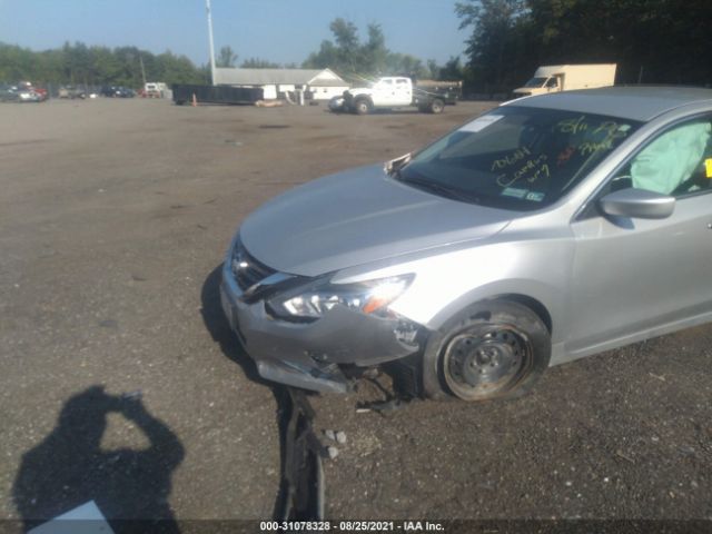 Photo 5 VIN: 1N4AL3AP5HN305717 - NISSAN ALTIMA 