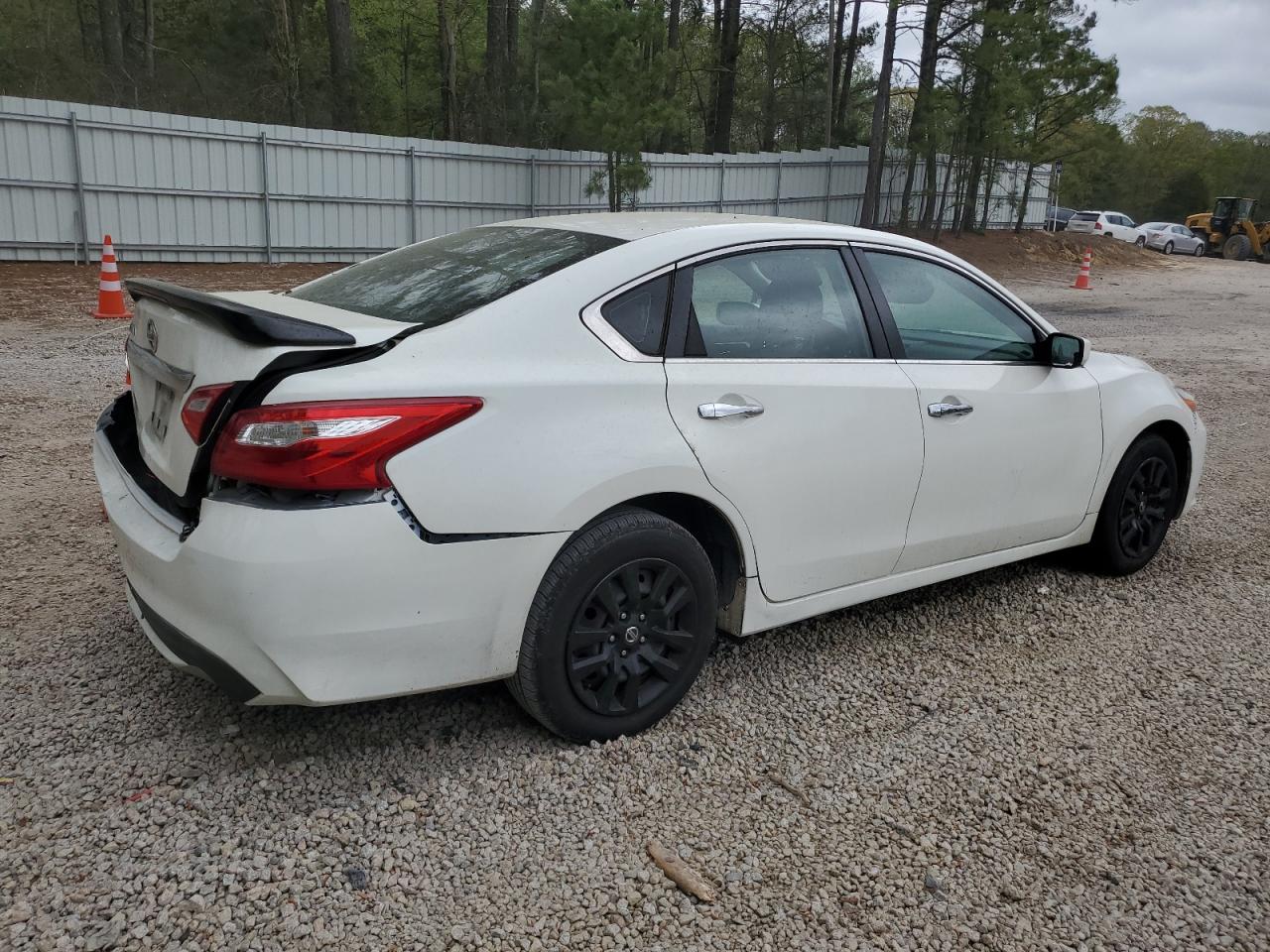 Photo 2 VIN: 1N4AL3AP5HN344808 - NISSAN ALTIMA 