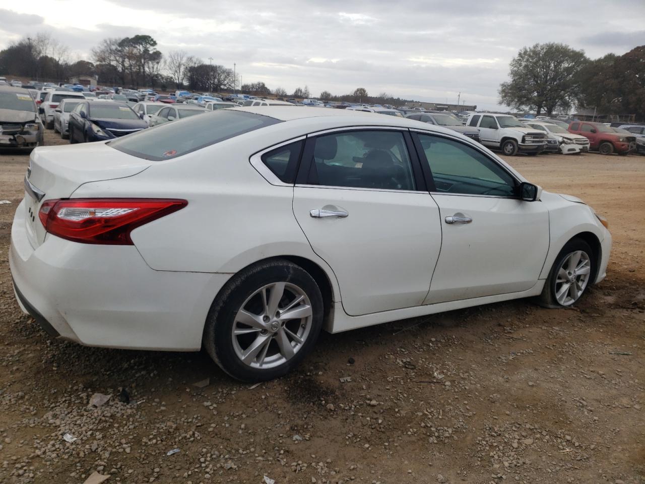 Photo 2 VIN: 1N4AL3AP5HN347305 - NISSAN ALTIMA 