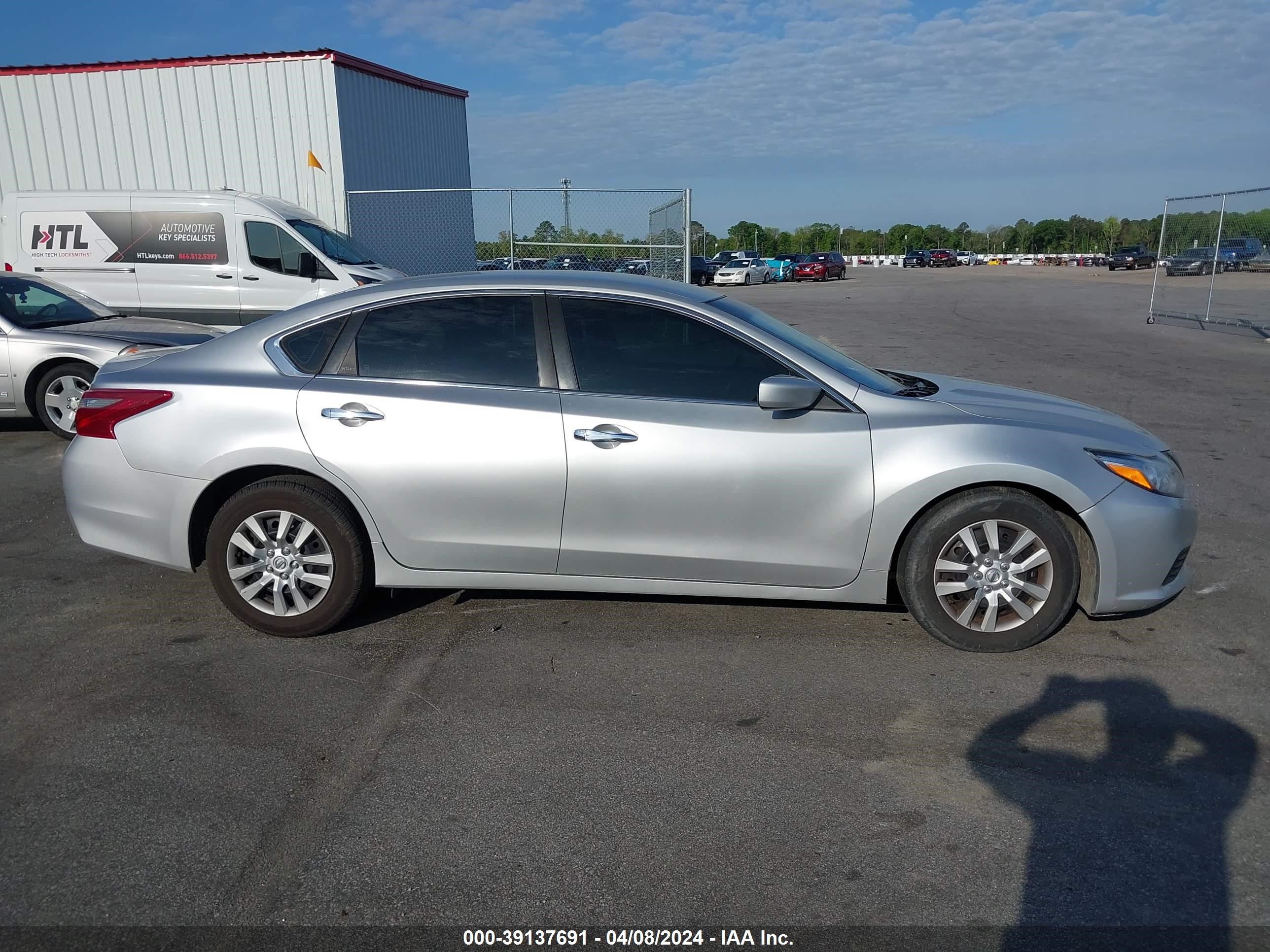 Photo 11 VIN: 1N4AL3AP5JC183054 - NISSAN ALTIMA 