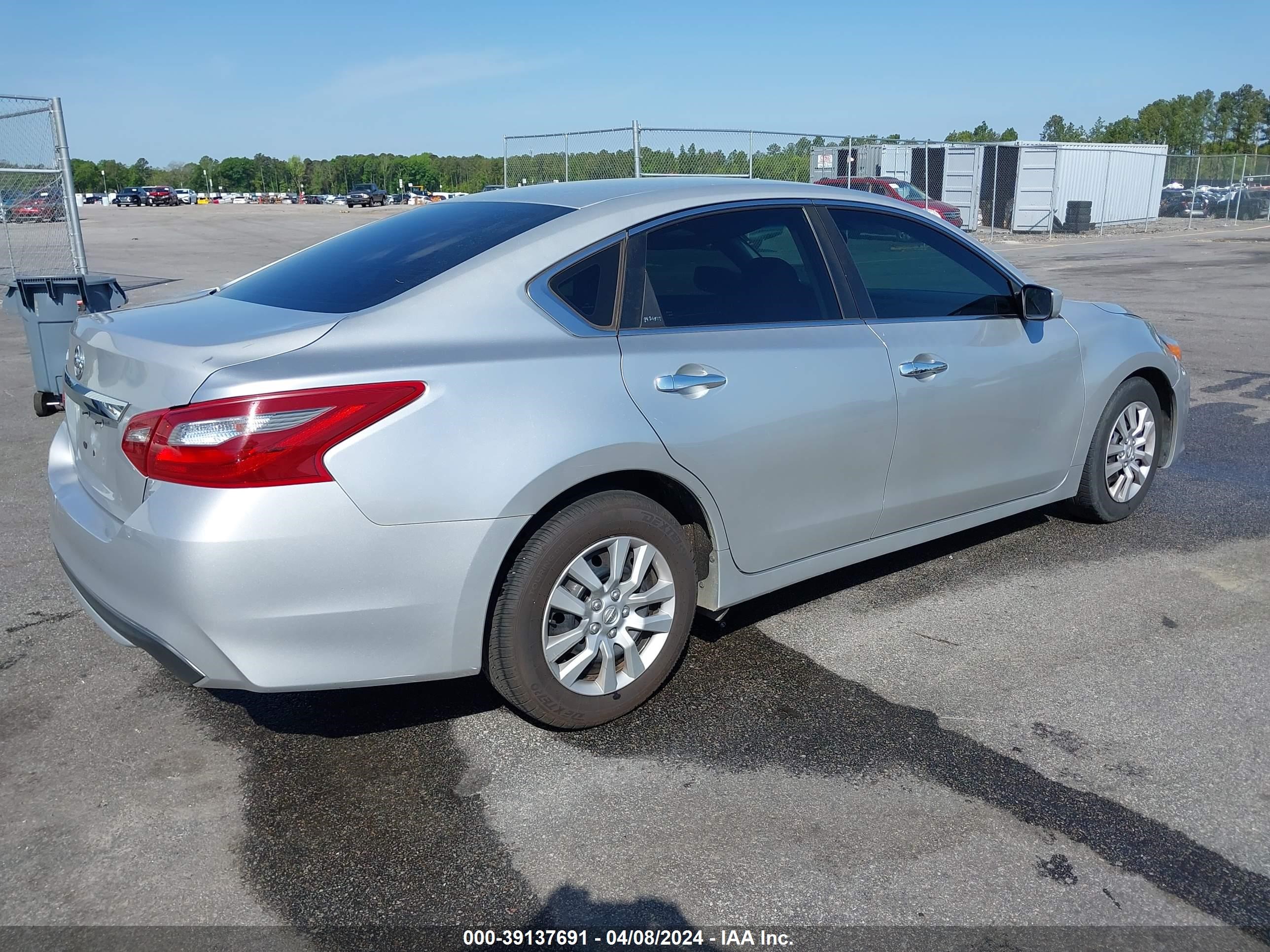 Photo 3 VIN: 1N4AL3AP5JC183054 - NISSAN ALTIMA 