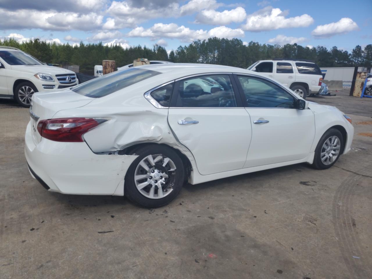 Photo 2 VIN: 1N4AL3AP5JC226100 - NISSAN ALTIMA 