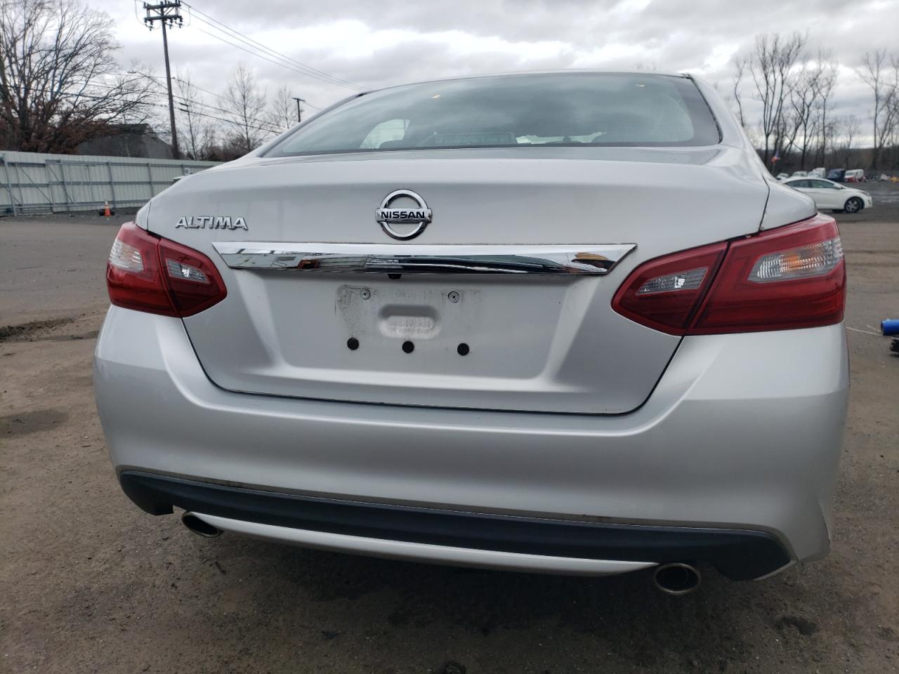 Photo 5 VIN: 1N4AL3AP5JC262966 - NISSAN ALTIMA 