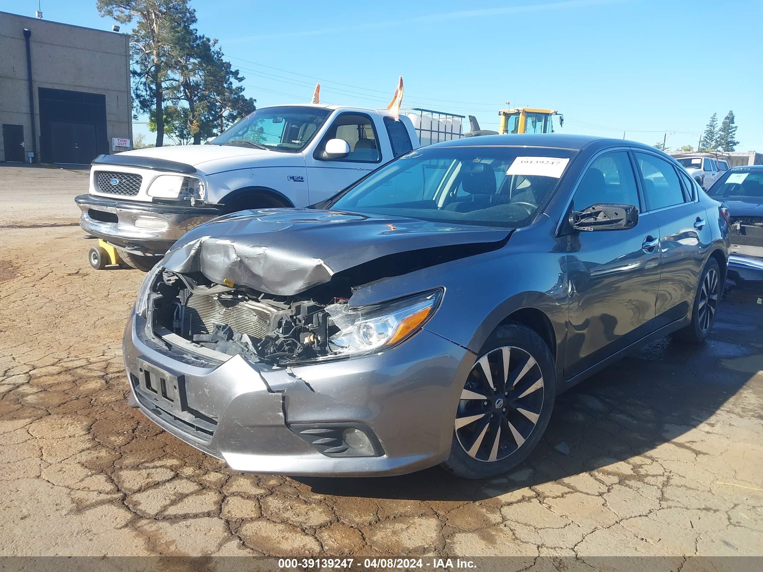 Photo 1 VIN: 1N4AL3AP5JC263616 - NISSAN ALTIMA 