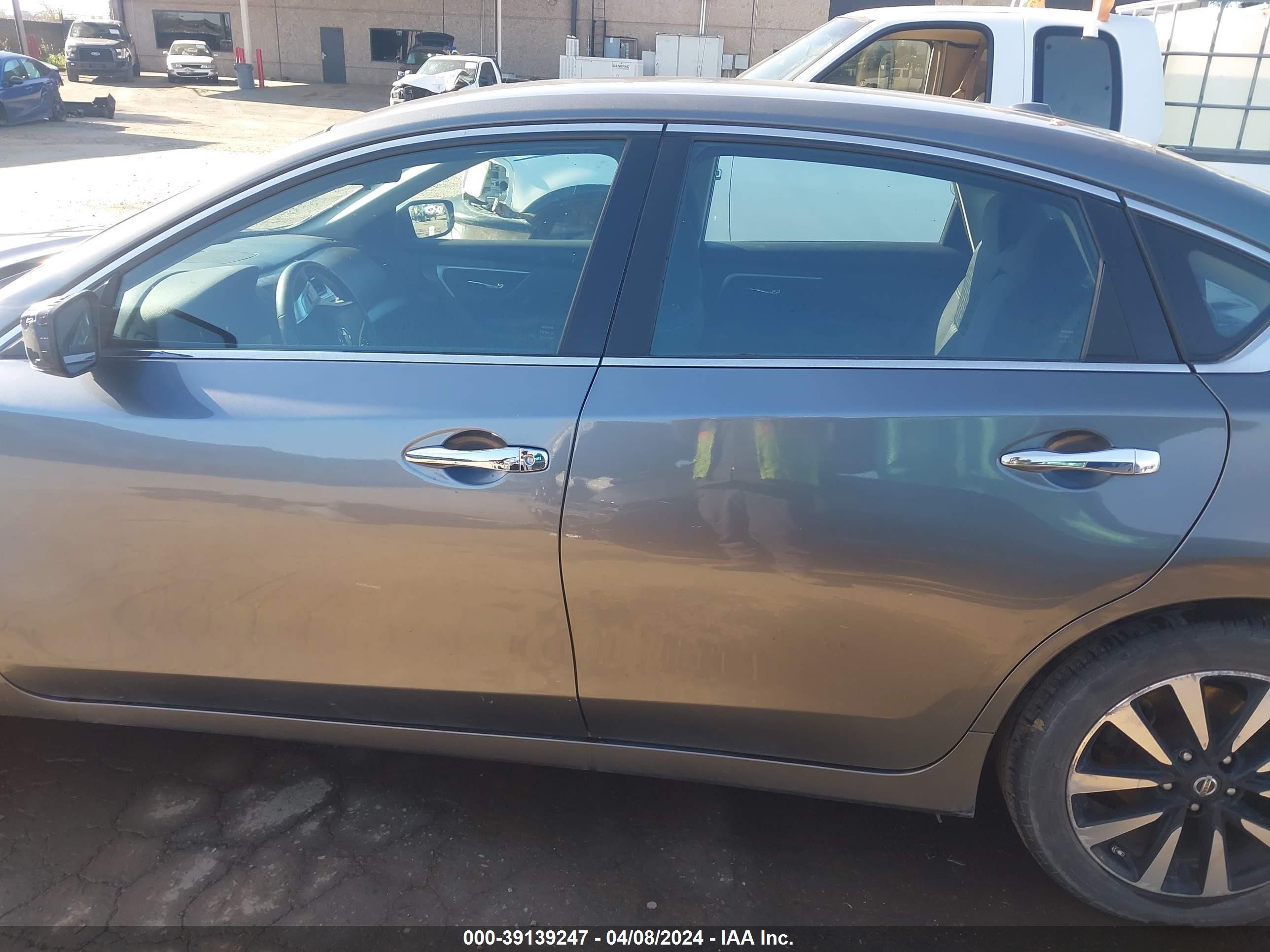 Photo 13 VIN: 1N4AL3AP5JC263616 - NISSAN ALTIMA 