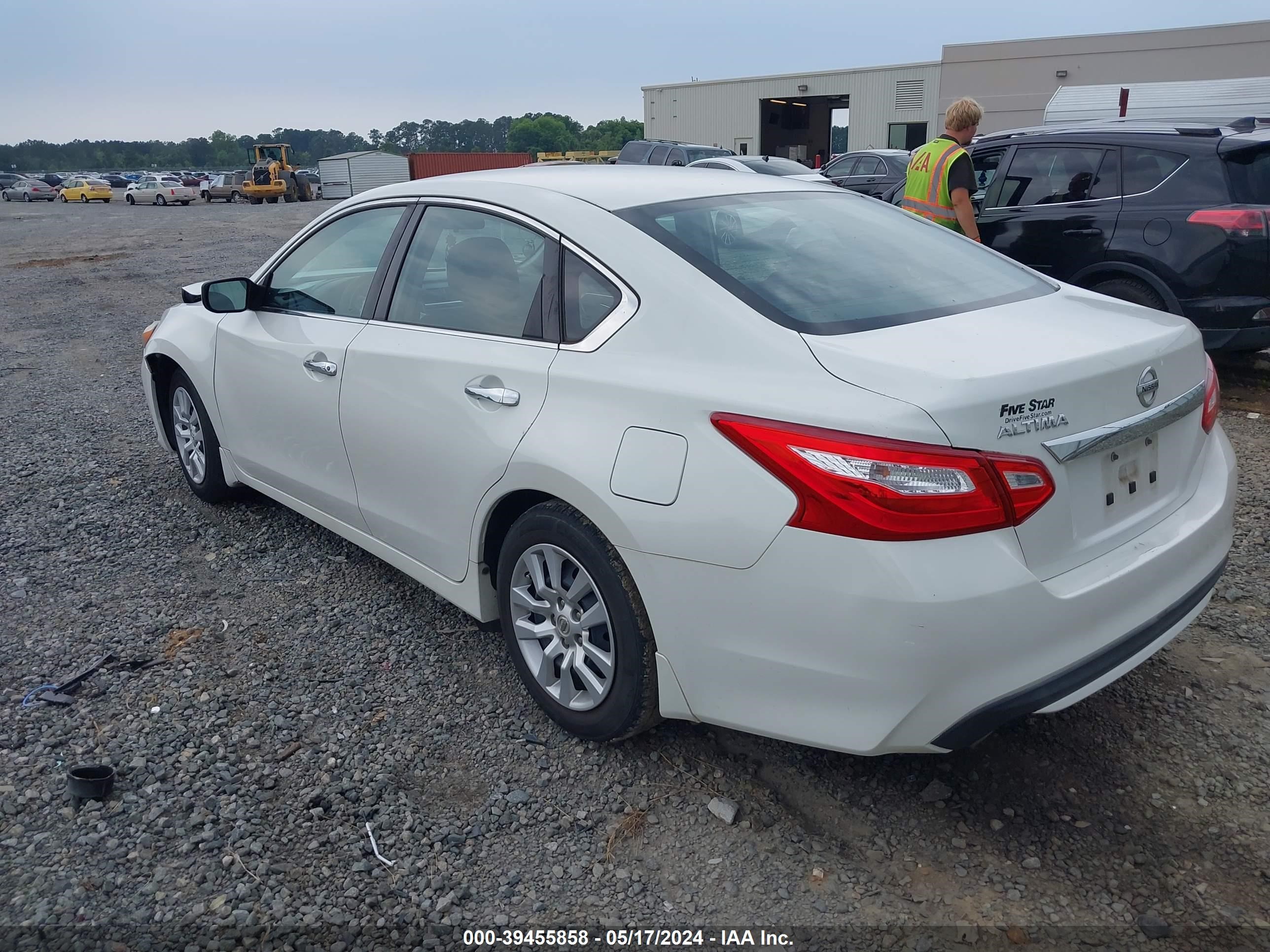 Photo 2 VIN: 1N4AL3AP6GN361857 - NISSAN ALTIMA 