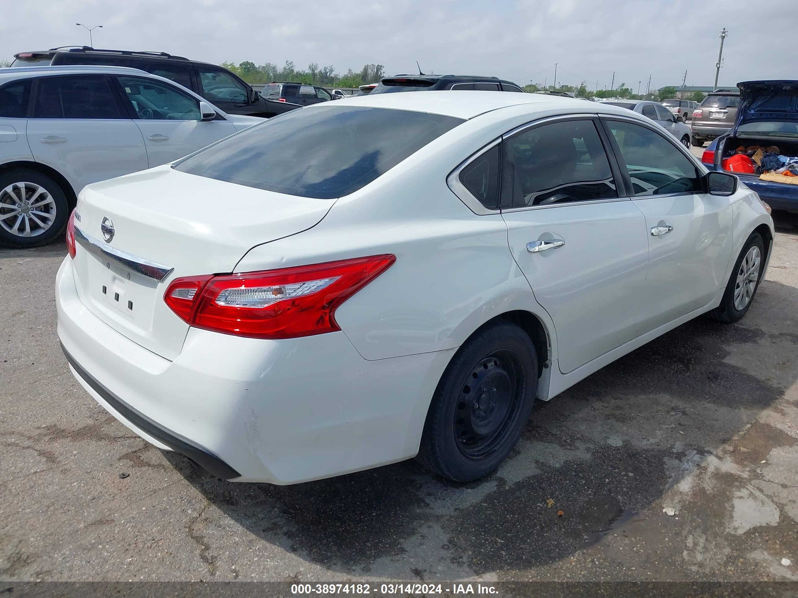 Photo 3 VIN: 1N4AL3AP6HN336782 - NISSAN ALTIMA 