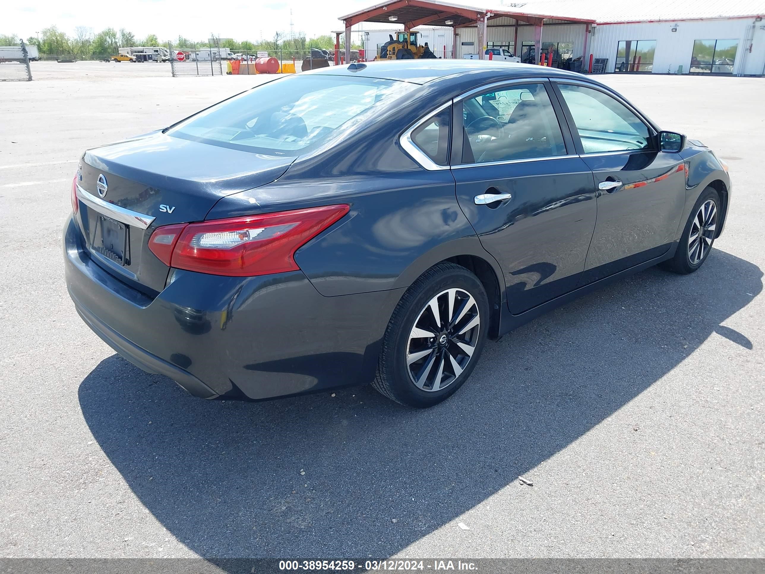 Photo 3 VIN: 1N4AL3AP6JC149463 - NISSAN ALTIMA 