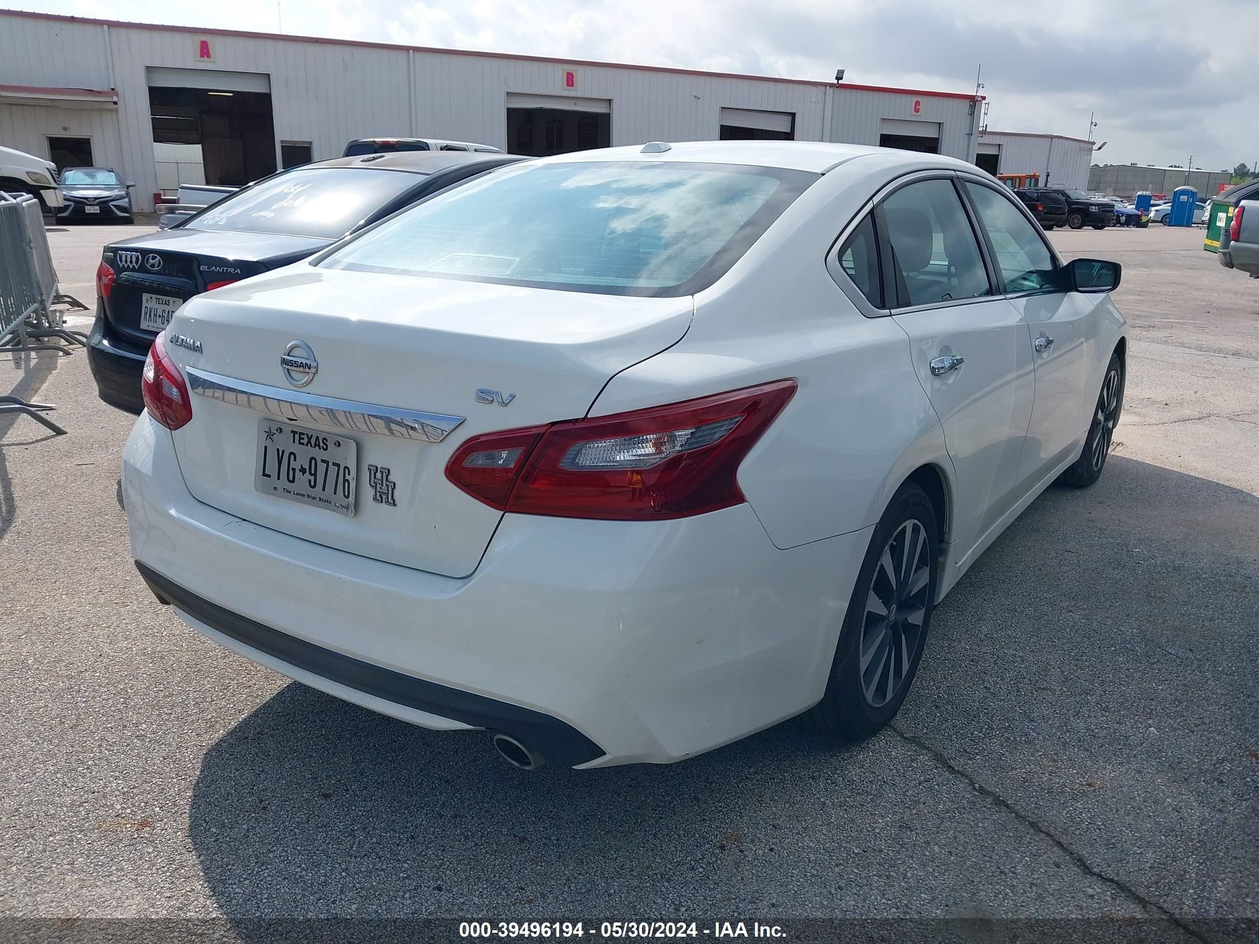 Photo 3 VIN: 1N4AL3AP6JC175268 - NISSAN ALTIMA 