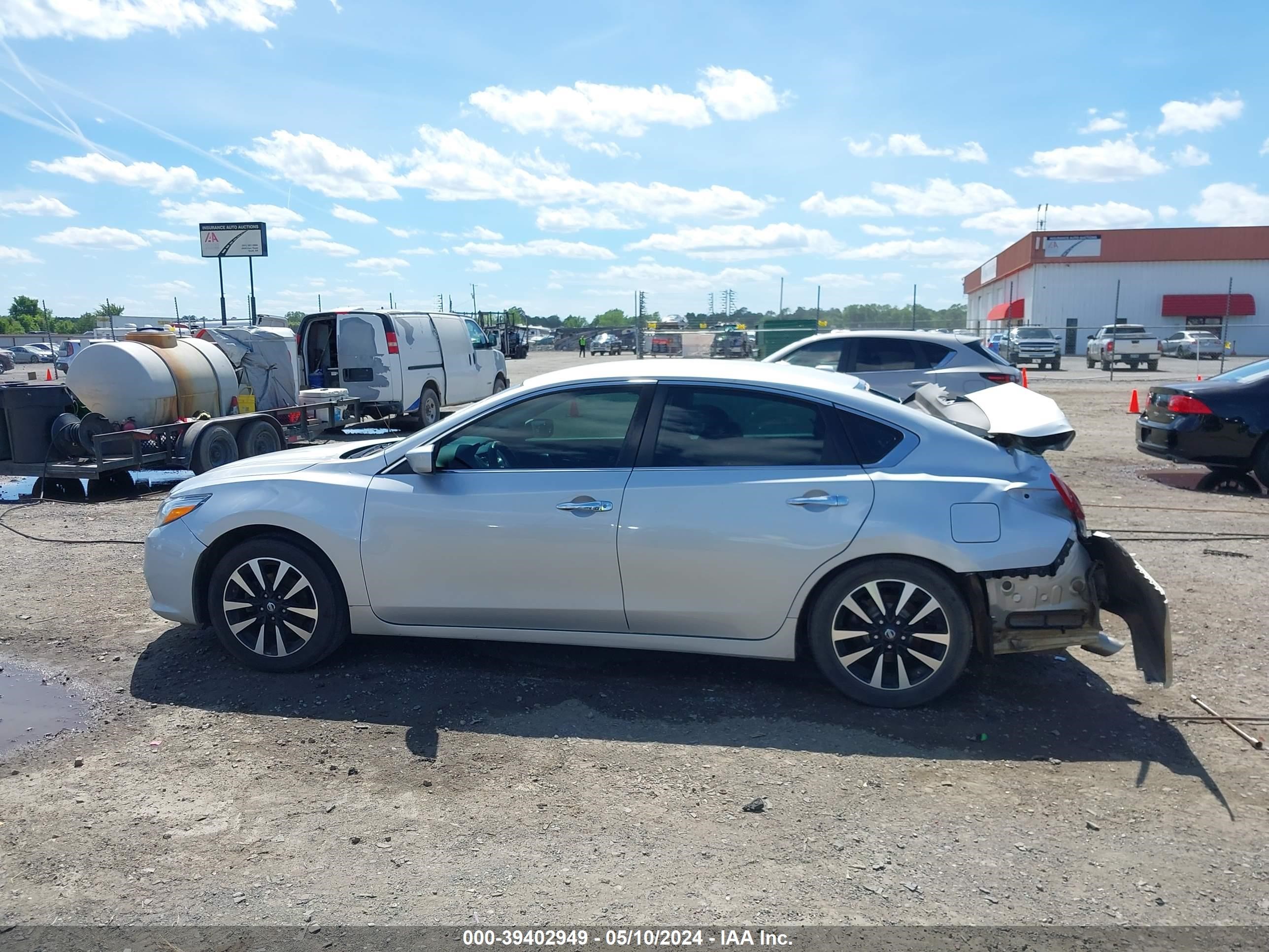 Photo 13 VIN: 1N4AL3AP6JC211413 - NISSAN ALTIMA 