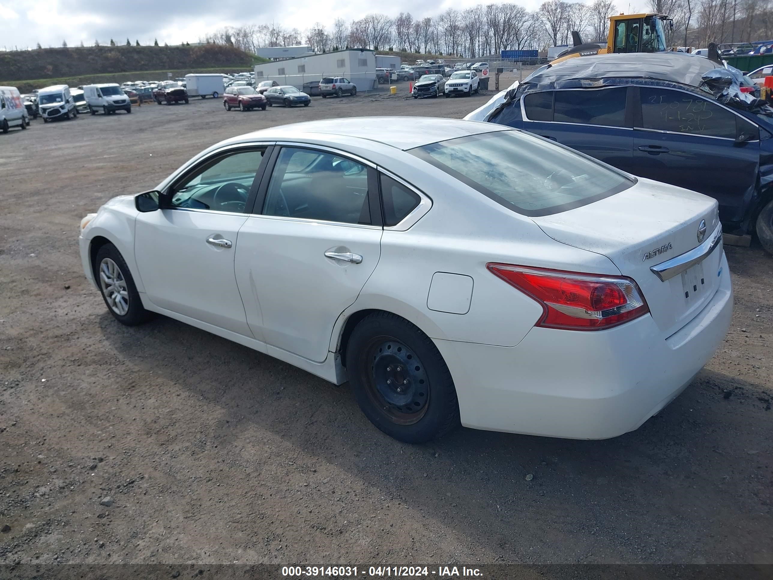 Photo 2 VIN: 1N4AL3AP7DC266229 - NISSAN ALTIMA 