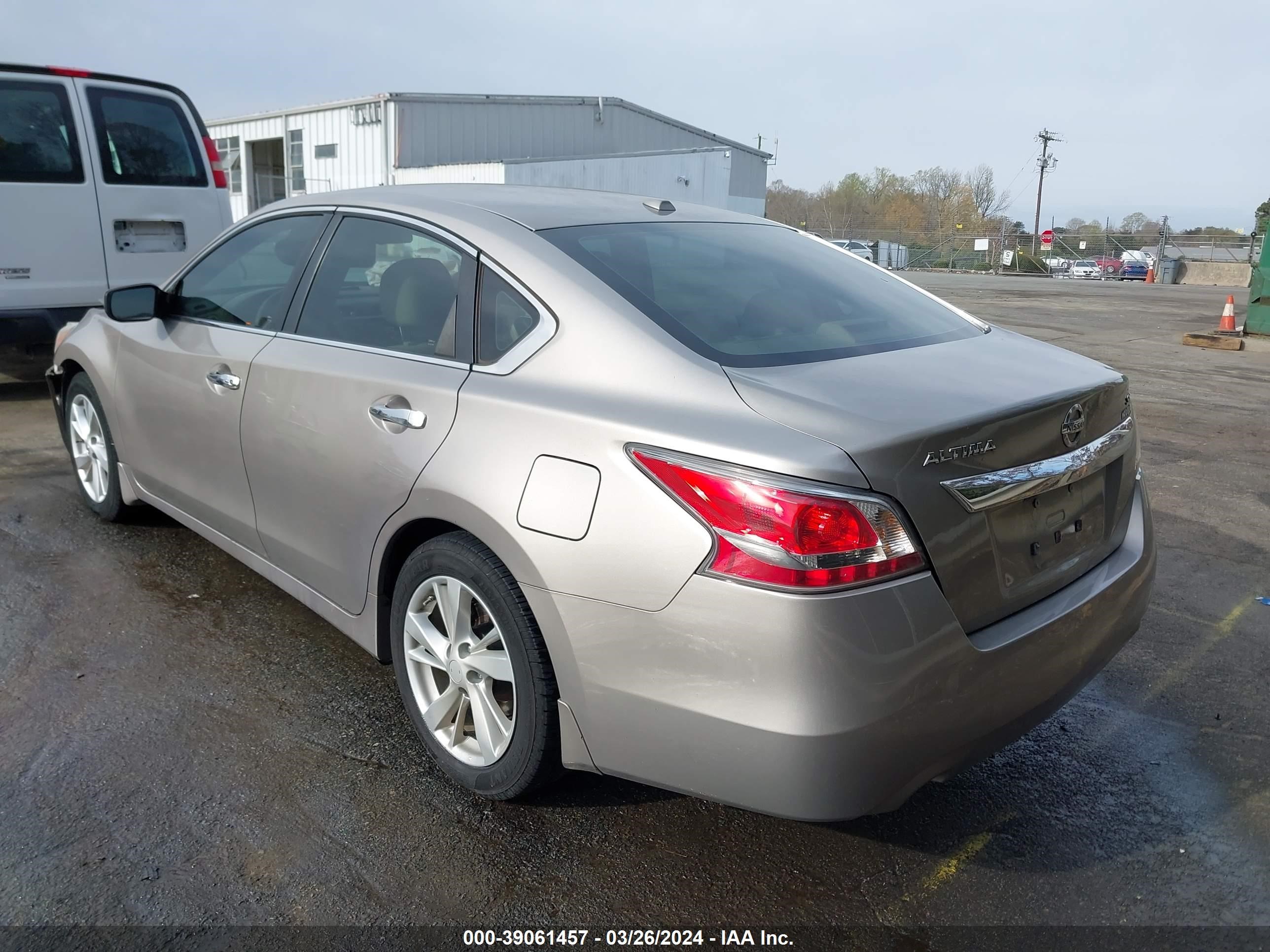 Photo 2 VIN: 1N4AL3AP7FC141072 - NISSAN ALTIMA 