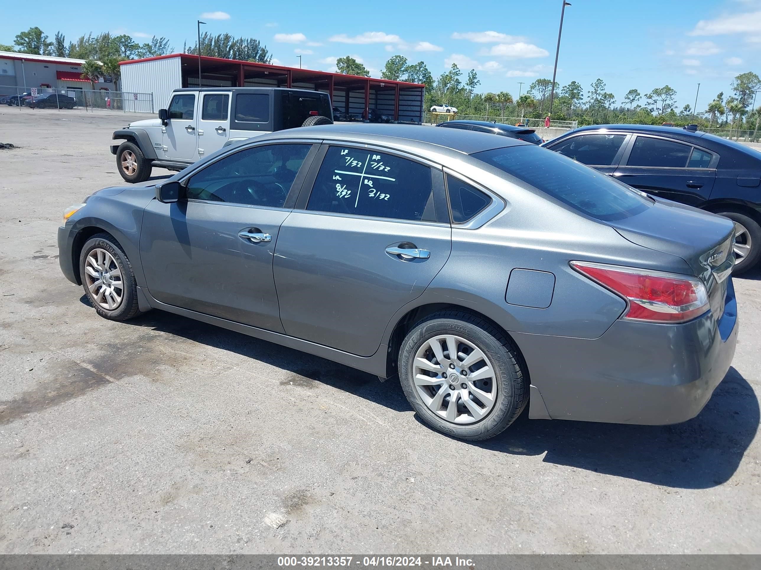 Photo 2 VIN: 1N4AL3AP7FN922369 - NISSAN ALTIMA 