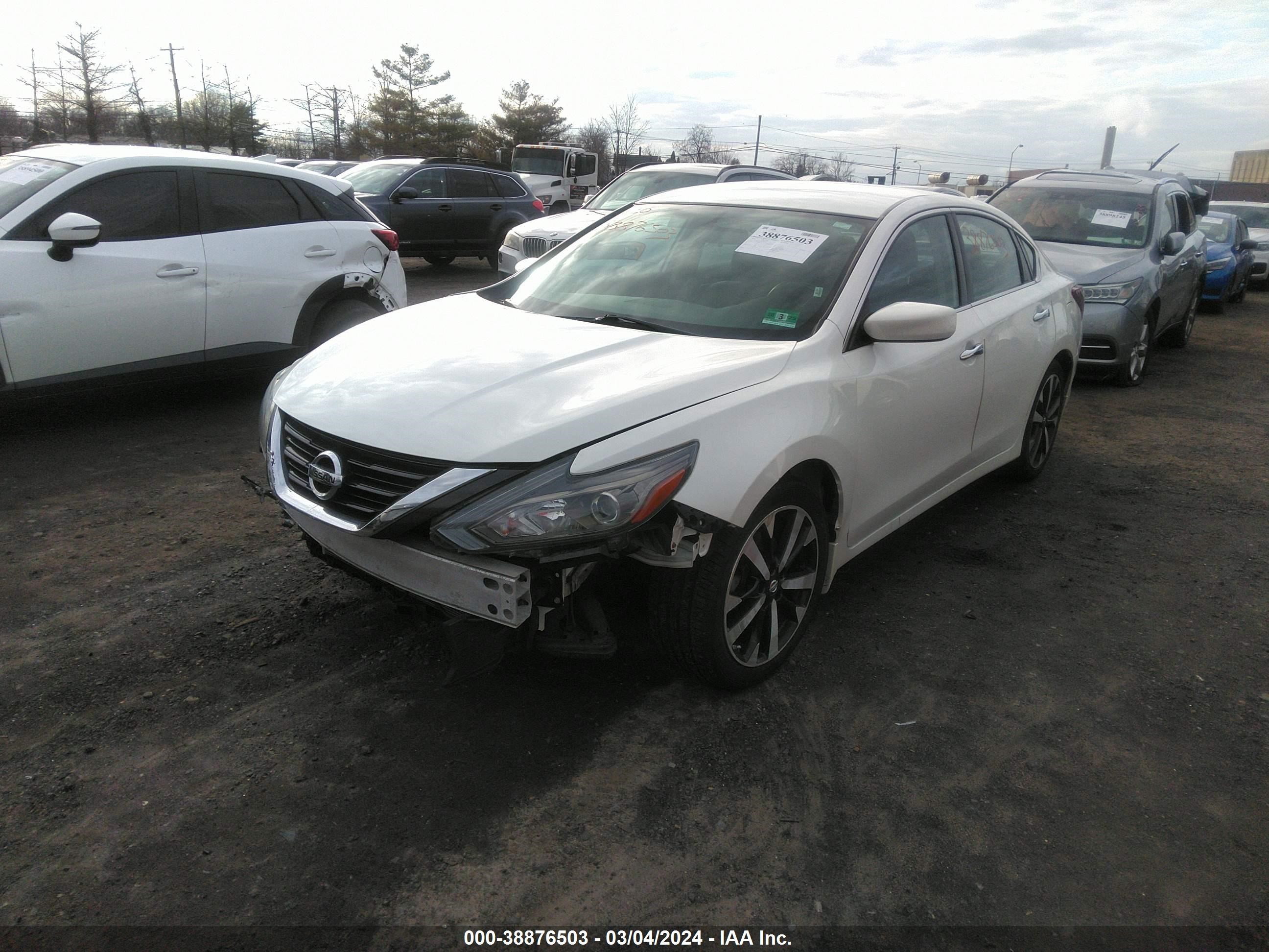 Photo 1 VIN: 1N4AL3AP7JC113118 - NISSAN ALTIMA 