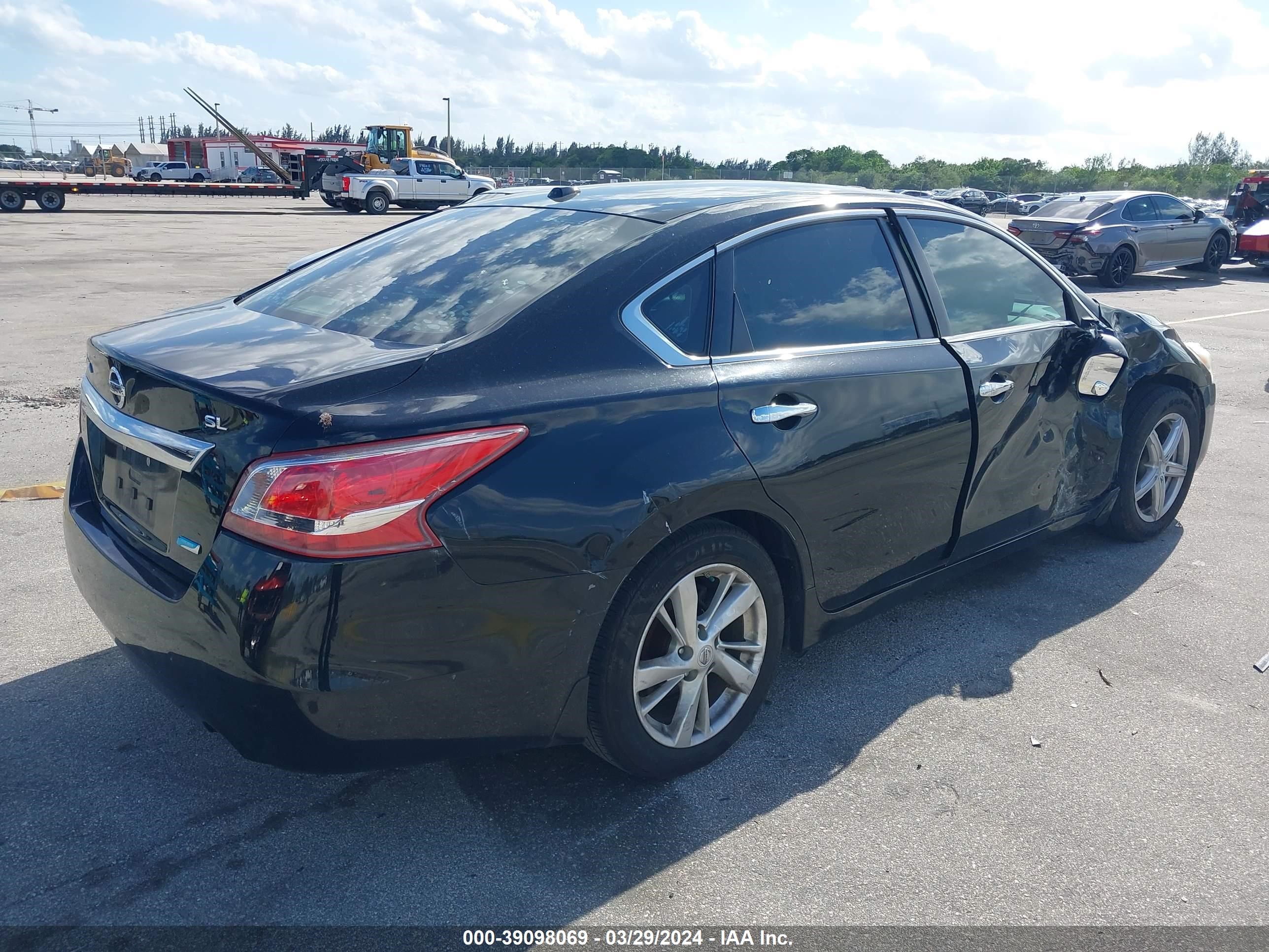 Photo 3 VIN: 1N4AL3AP8DN568908 - NISSAN ALTIMA 