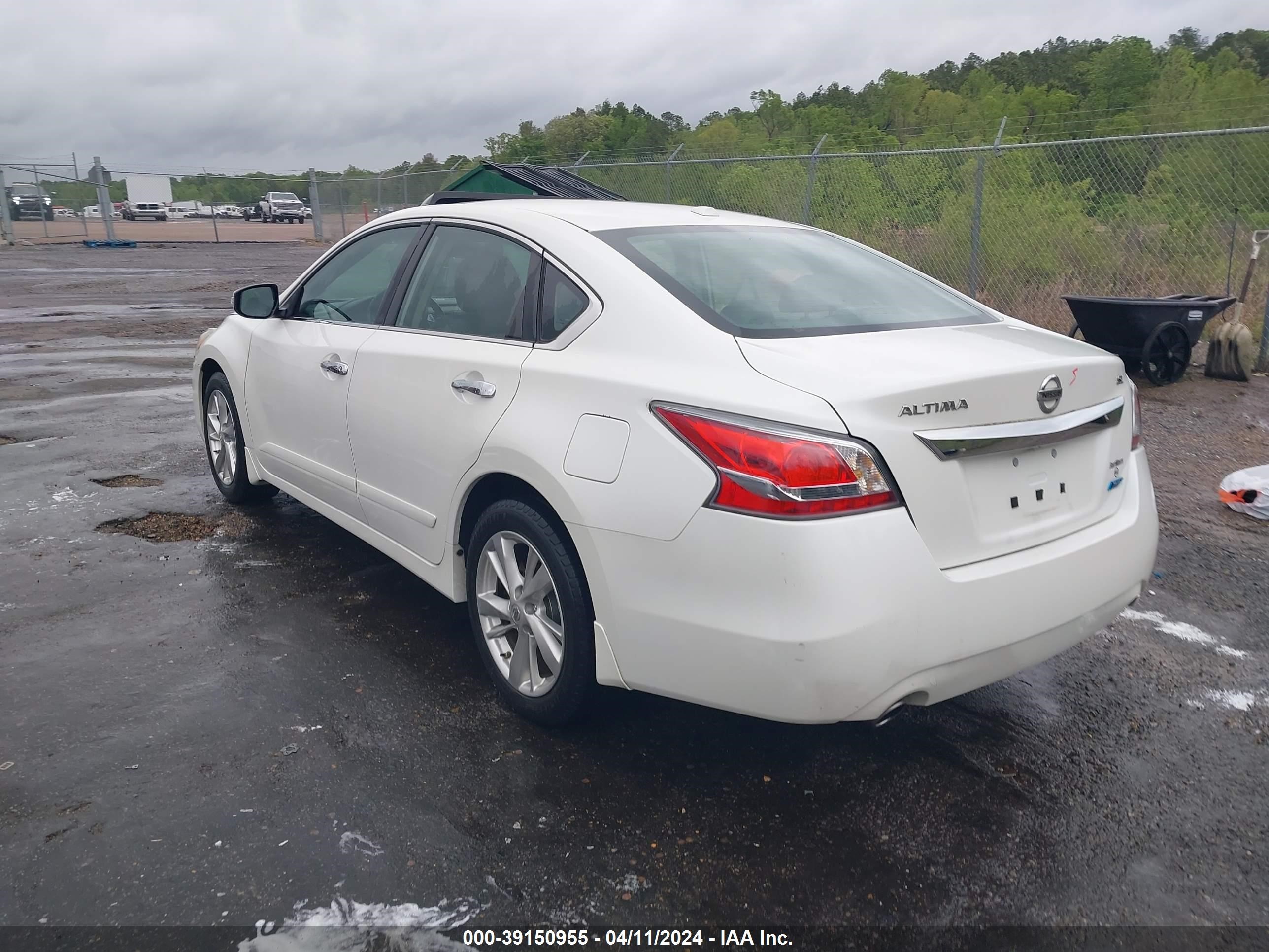 Photo 2 VIN: 1N4AL3AP8EC281114 - NISSAN ALTIMA 