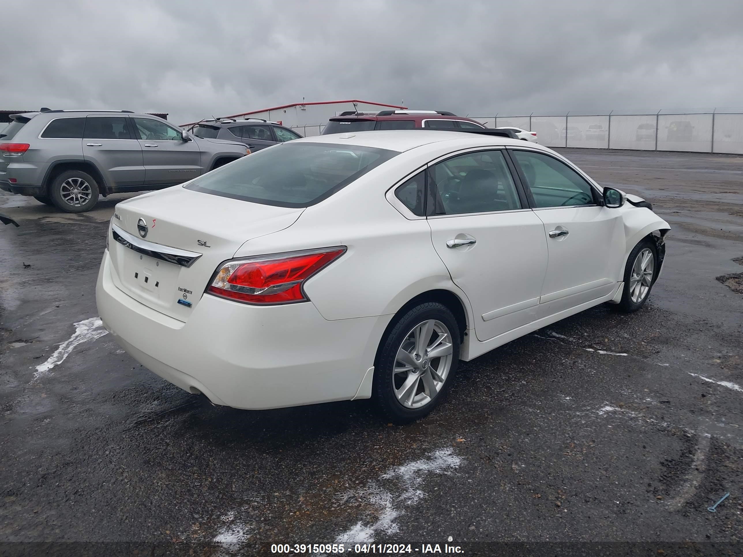 Photo 3 VIN: 1N4AL3AP8EC281114 - NISSAN ALTIMA 