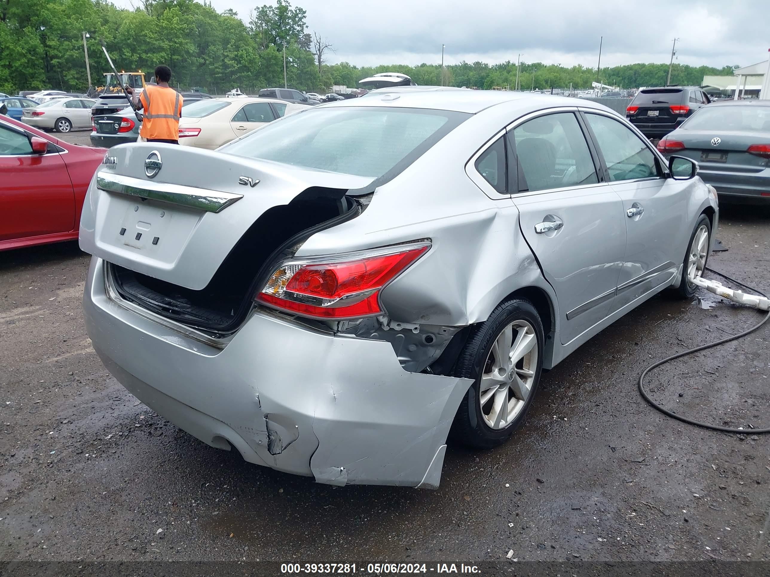 Photo 5 VIN: 1N4AL3AP8FC105889 - NISSAN ALTIMA 