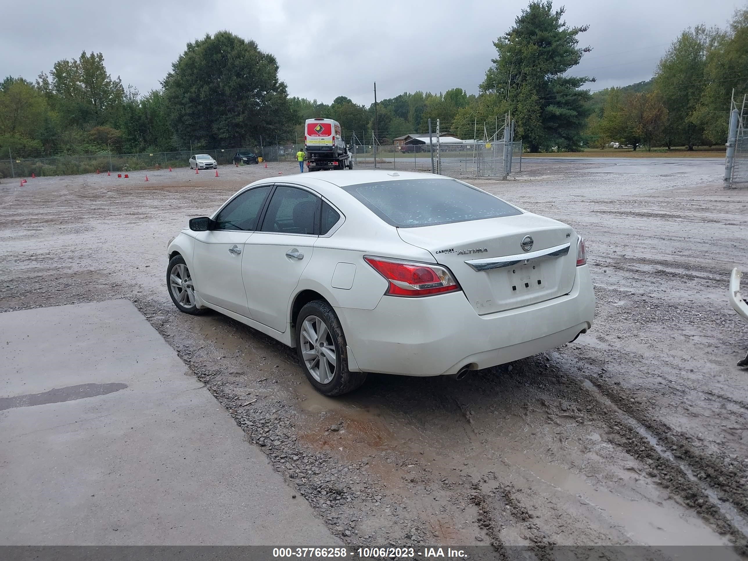 Photo 2 VIN: 1N4AL3AP8FC277159 - NISSAN ALTIMA 