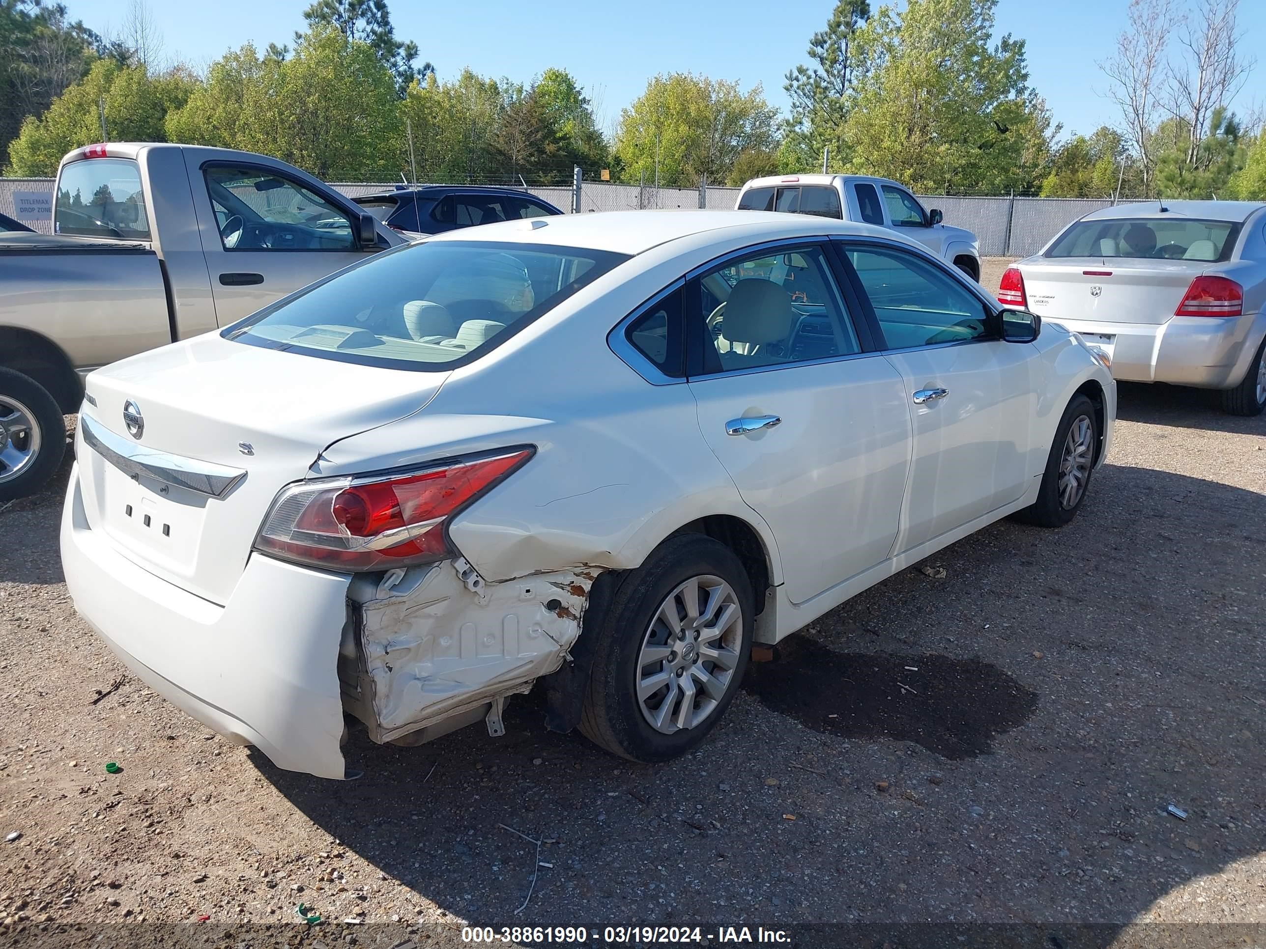 Photo 3 VIN: 1N4AL3AP8FN324646 - NISSAN ALTIMA 