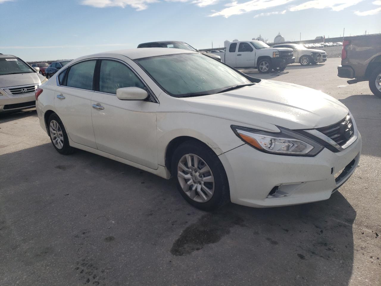 Photo 3 VIN: 1N4AL3AP8GN388803 - NISSAN ALTIMA 