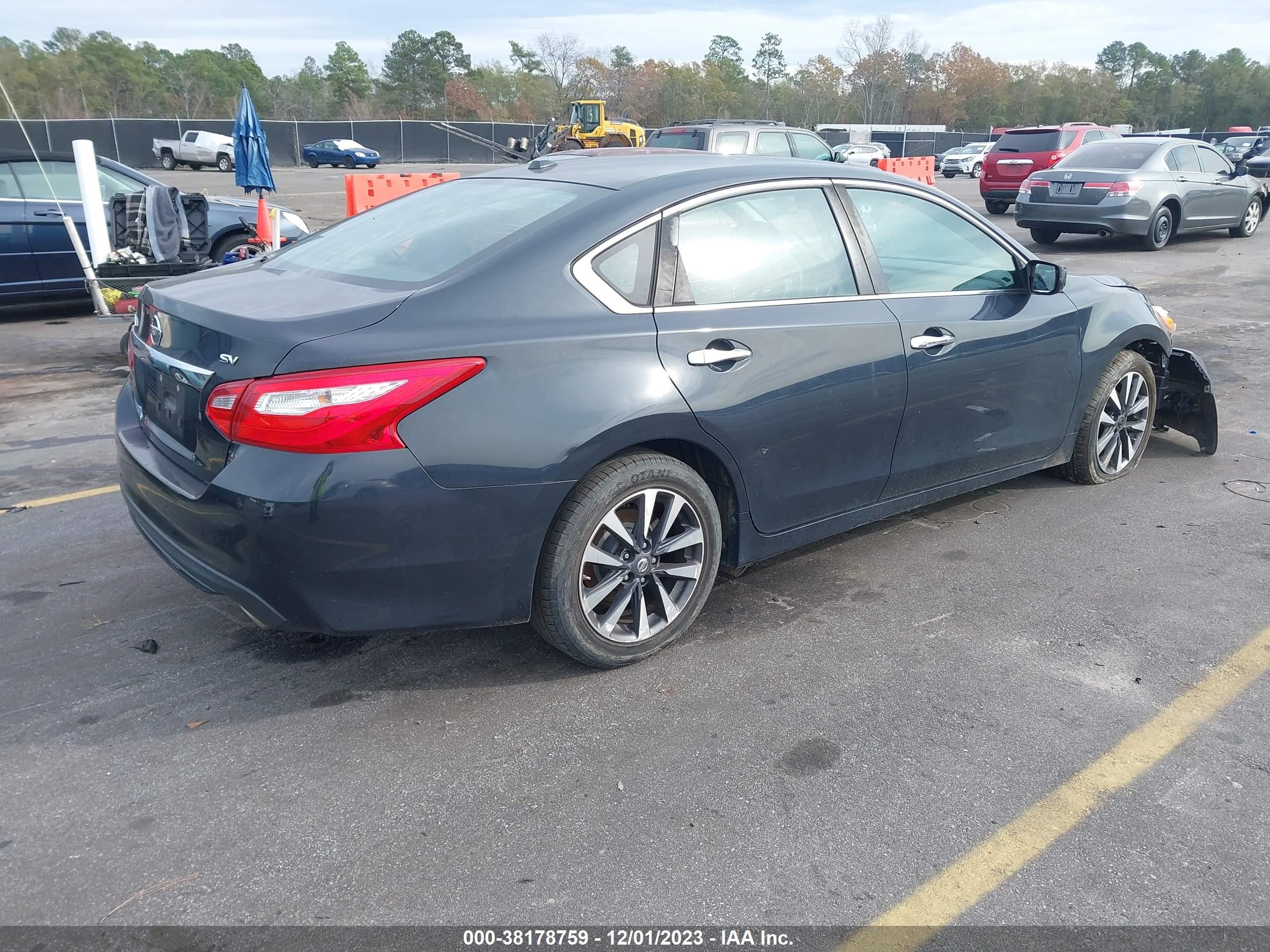 Photo 3 VIN: 1N4AL3AP8HC126115 - NISSAN ALTIMA 