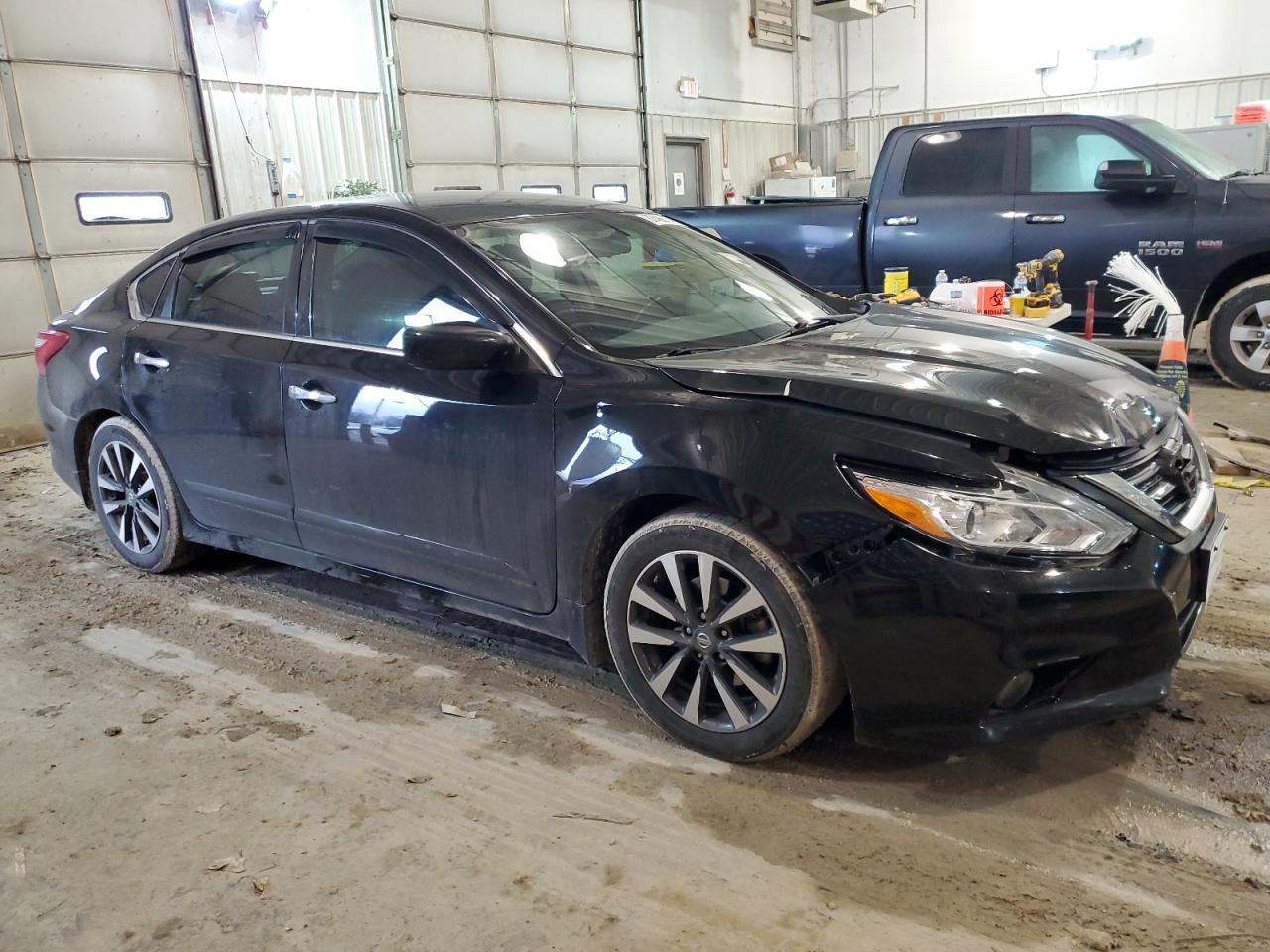 Photo 3 VIN: 1N4AL3AP8HC257593 - NISSAN ALTIMA 