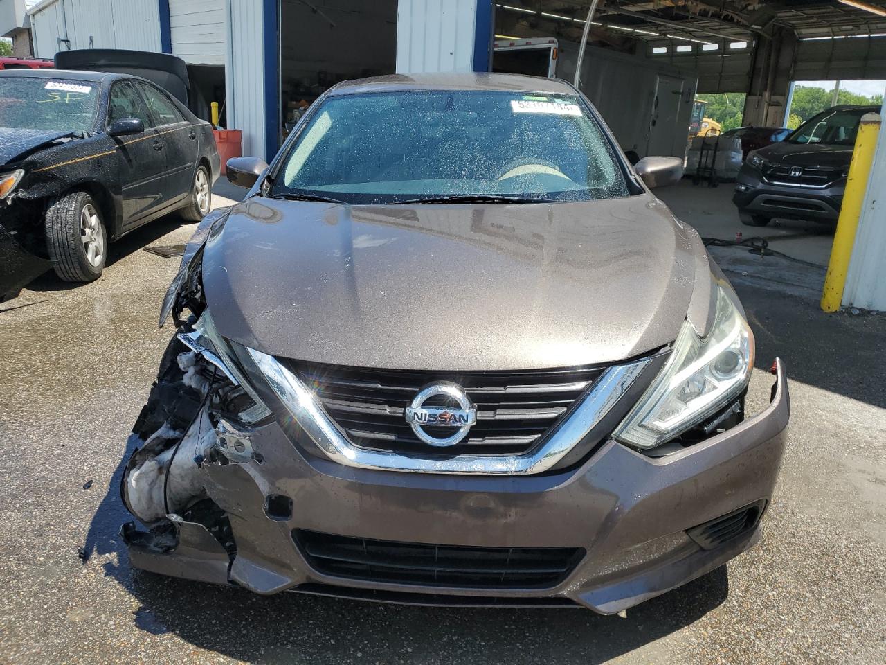 Photo 4 VIN: 1N4AL3AP8HN311883 - NISSAN ALTIMA 