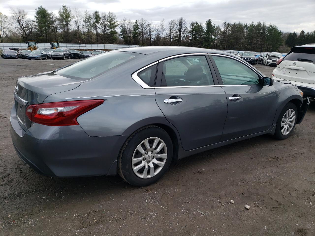 Photo 2 VIN: 1N4AL3AP8JC138917 - NISSAN ALTIMA 