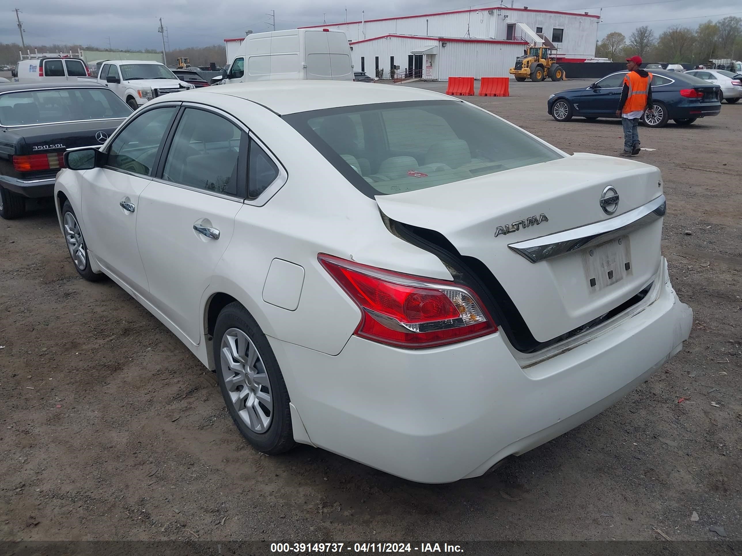 Photo 2 VIN: 1N4AL3AP9DC246015 - NISSAN ALTIMA 