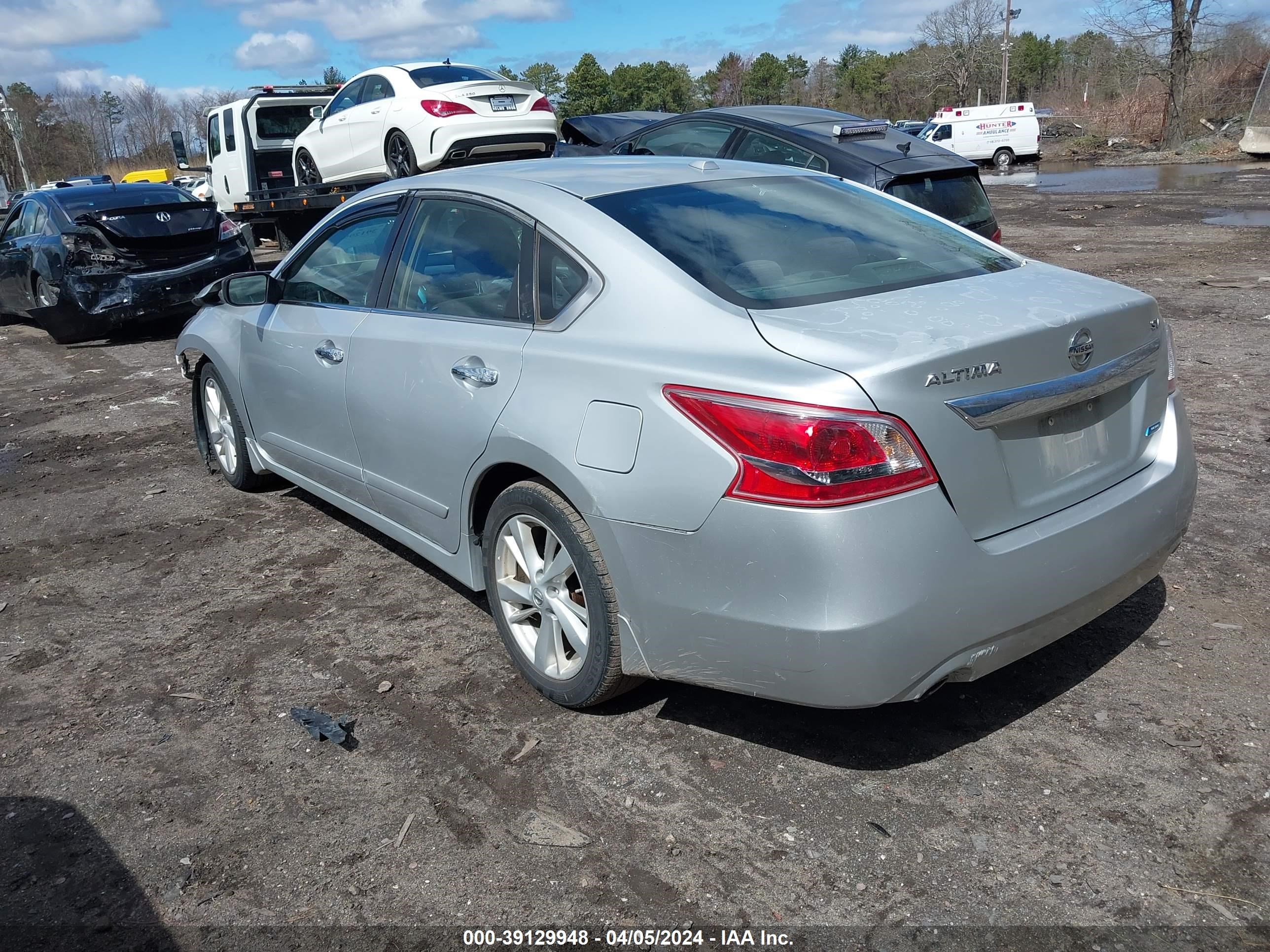 Photo 2 VIN: 1N4AL3AP9DN588505 - NISSAN ALTIMA 