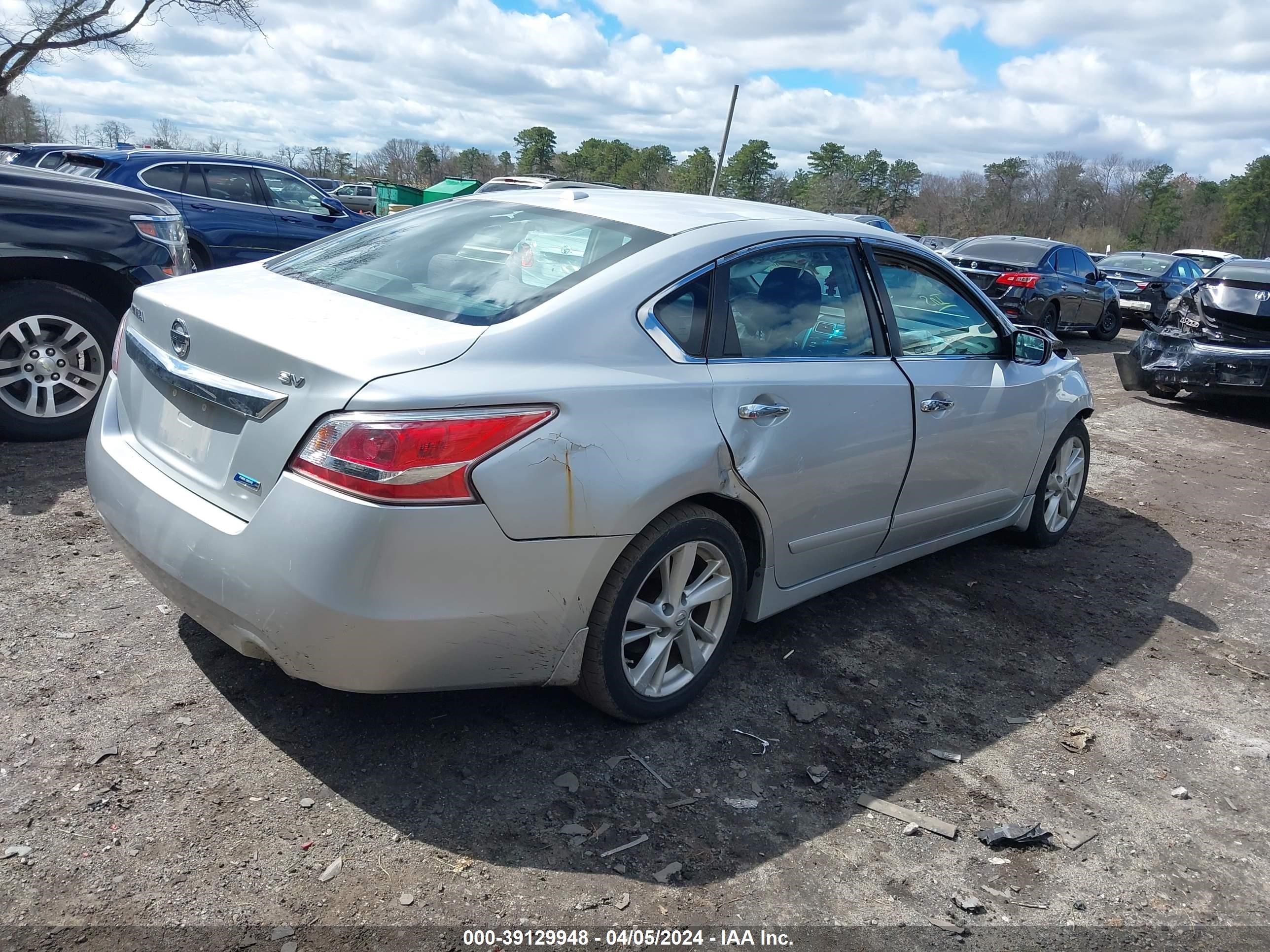 Photo 3 VIN: 1N4AL3AP9DN588505 - NISSAN ALTIMA 