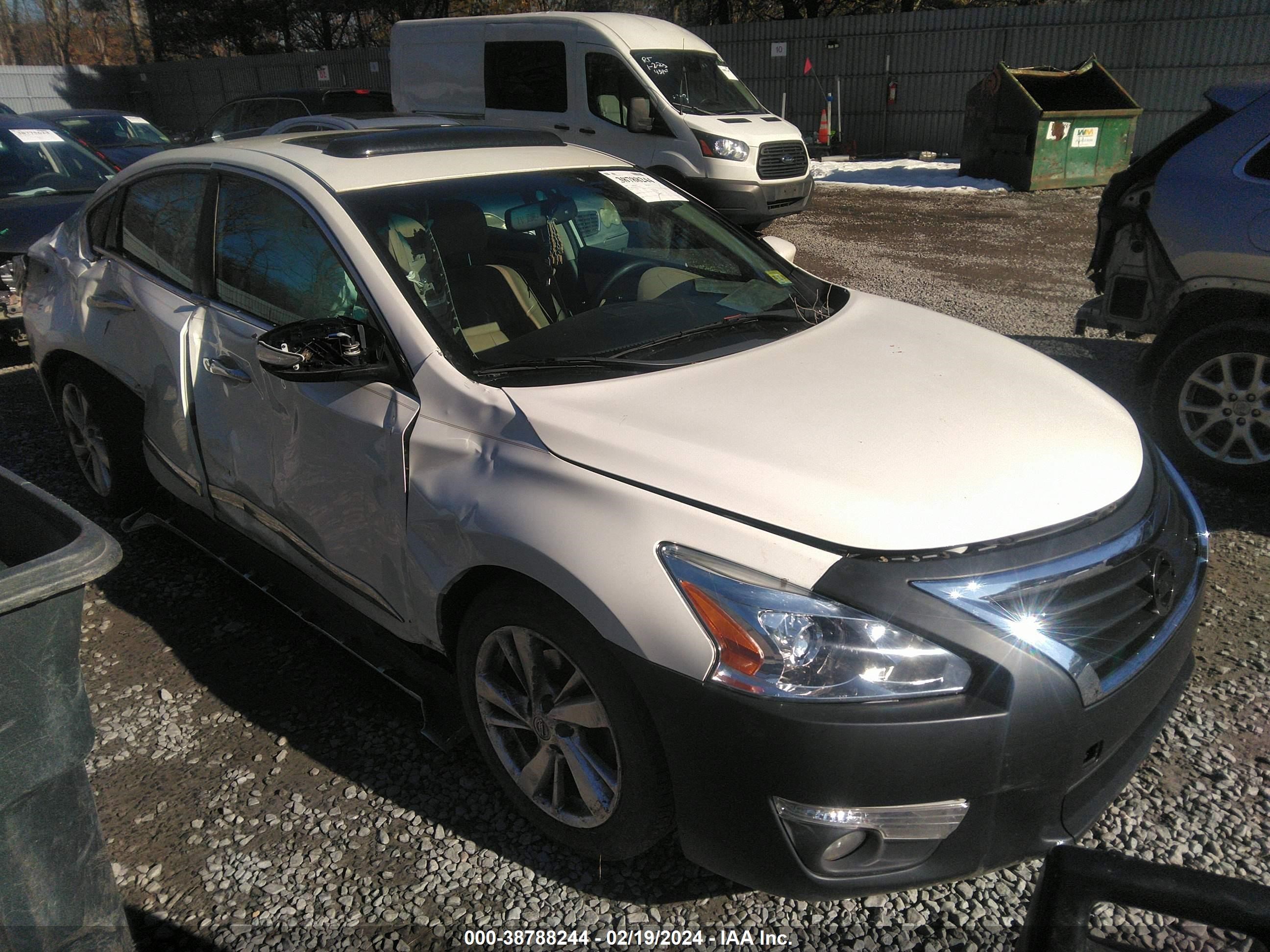 Photo 0 VIN: 1N4AL3AP9FN355176 - NISSAN ALTIMA 