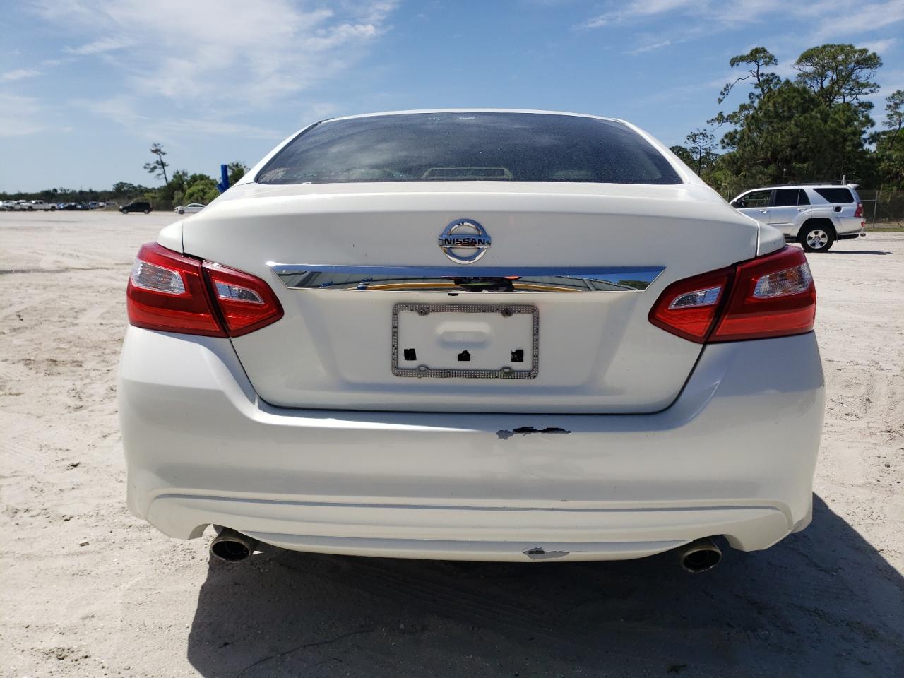 Photo 5 VIN: 1N4AL3AP9HN320964 - NISSAN ALTIMA 