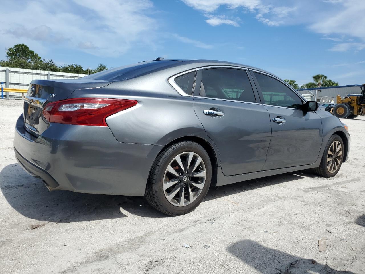 Photo 2 VIN: 1N4AL3AP9JC202219 - NISSAN ALTIMA 