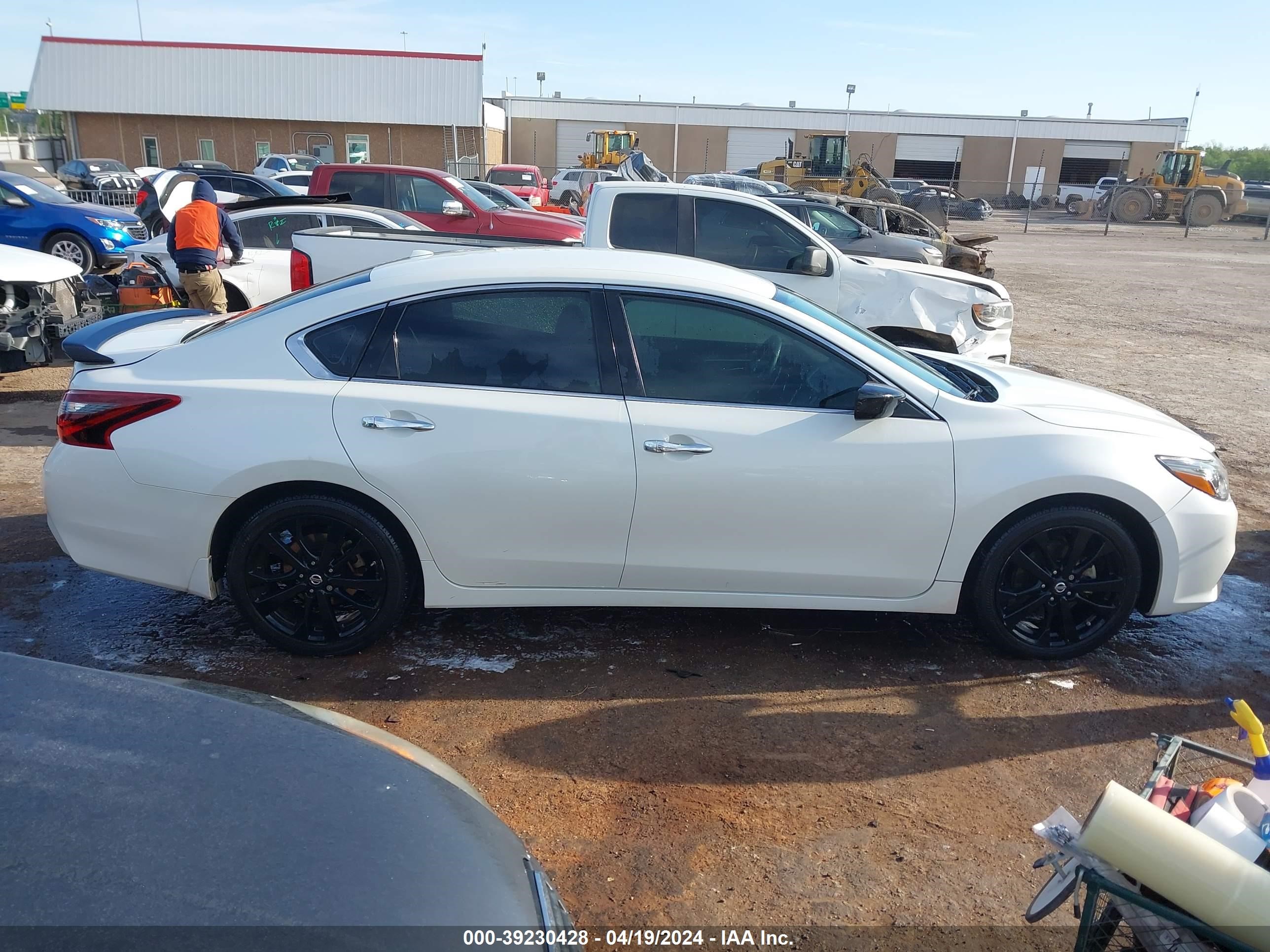 Photo 12 VIN: 1N4AL3AP9JC476956 - NISSAN ALTIMA 