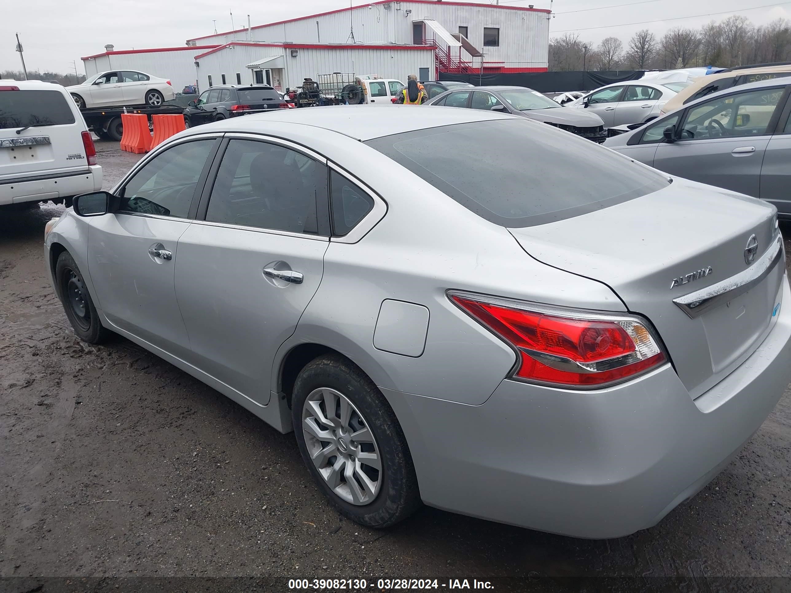 Photo 2 VIN: 1N4AL3APXEC137581 - NISSAN ALTIMA 