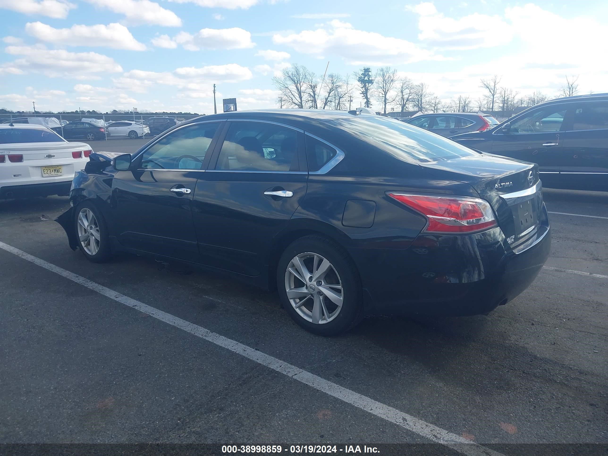 Photo 2 VIN: 1N4AL3APXFC572523 - NISSAN ALTIMA 