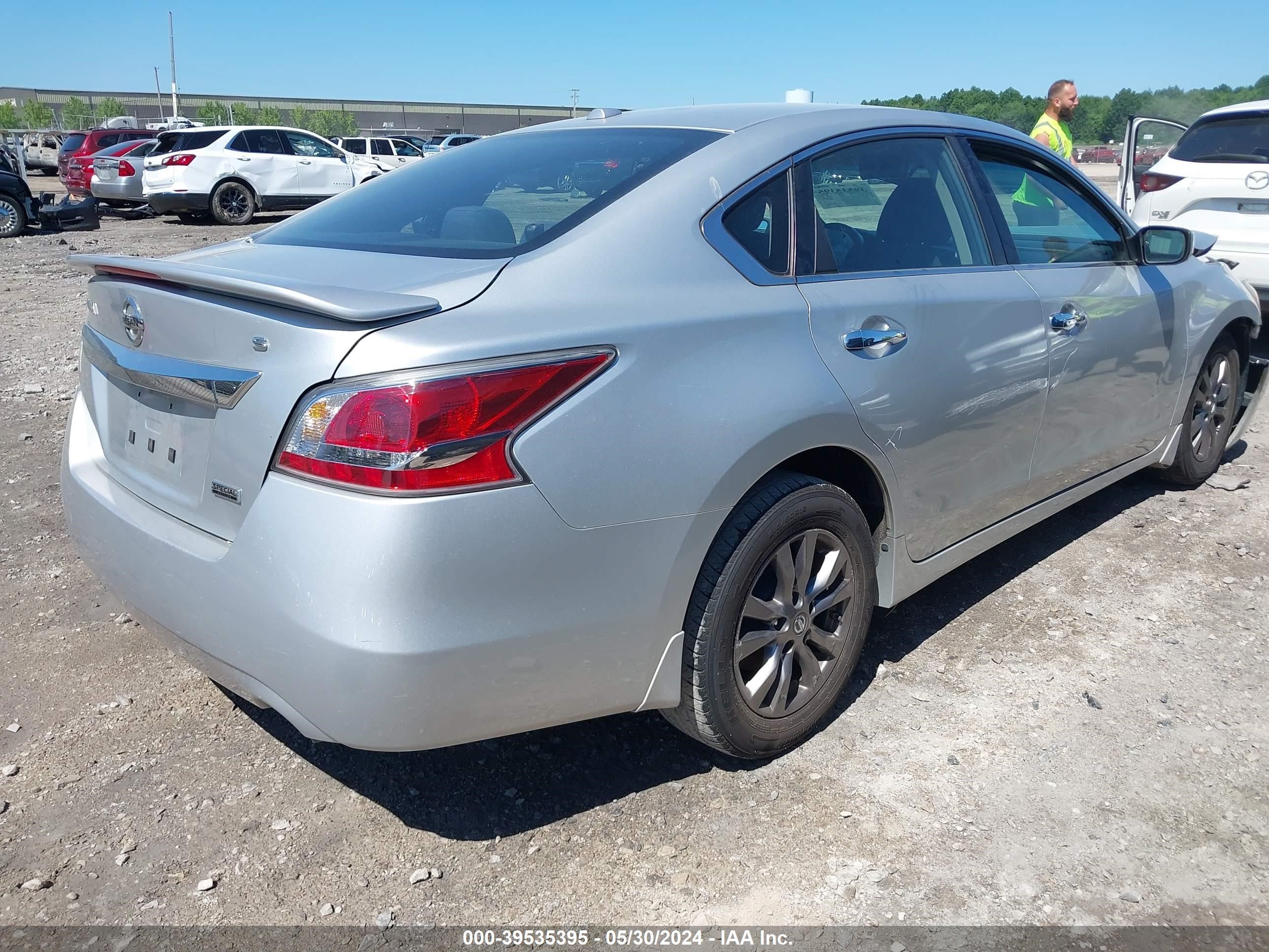 Photo 3 VIN: 1N4AL3APXFC594831 - NISSAN ALTIMA 