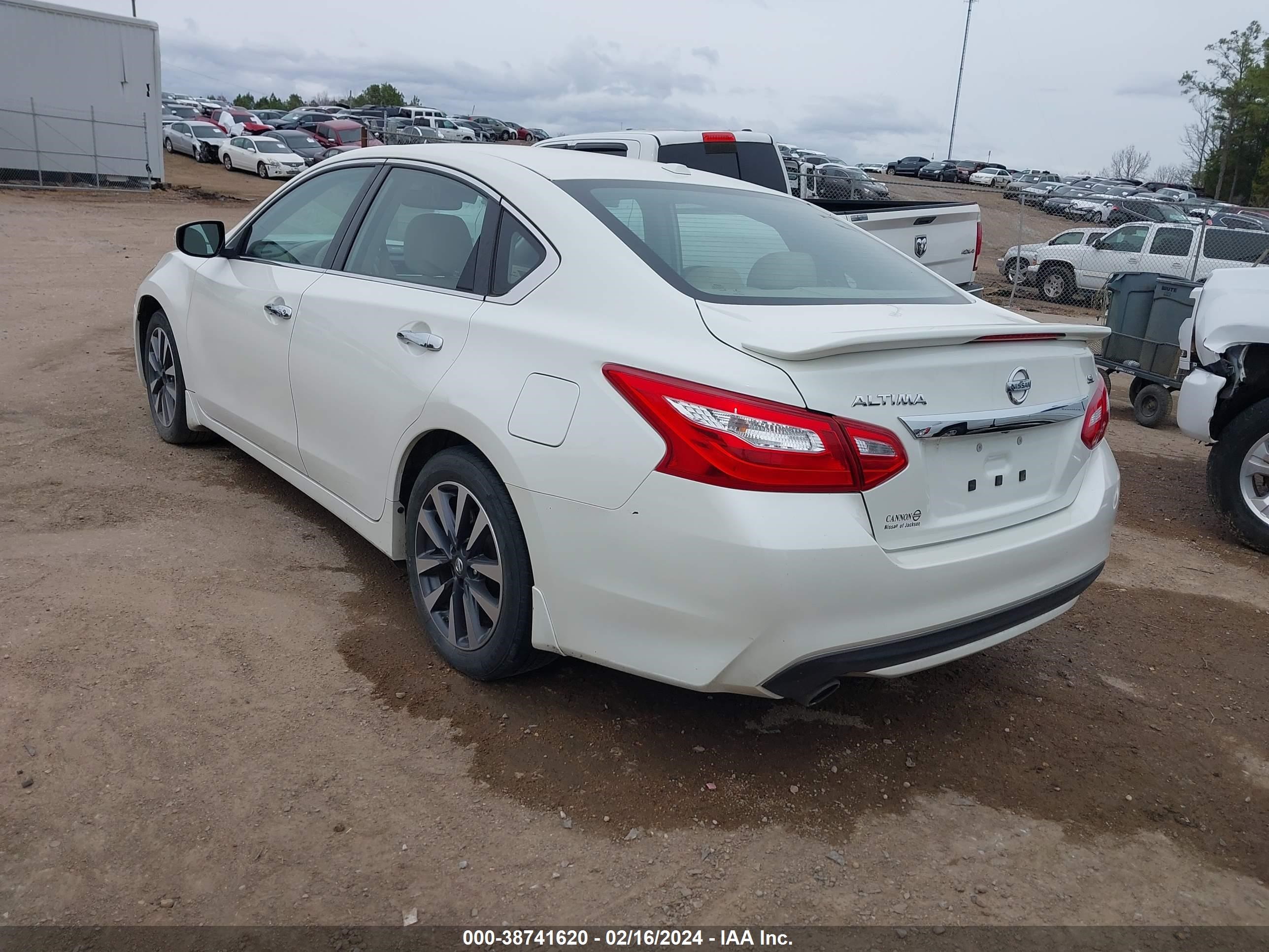 Photo 2 VIN: 1N4AL3APXGC288861 - NISSAN ALTIMA 