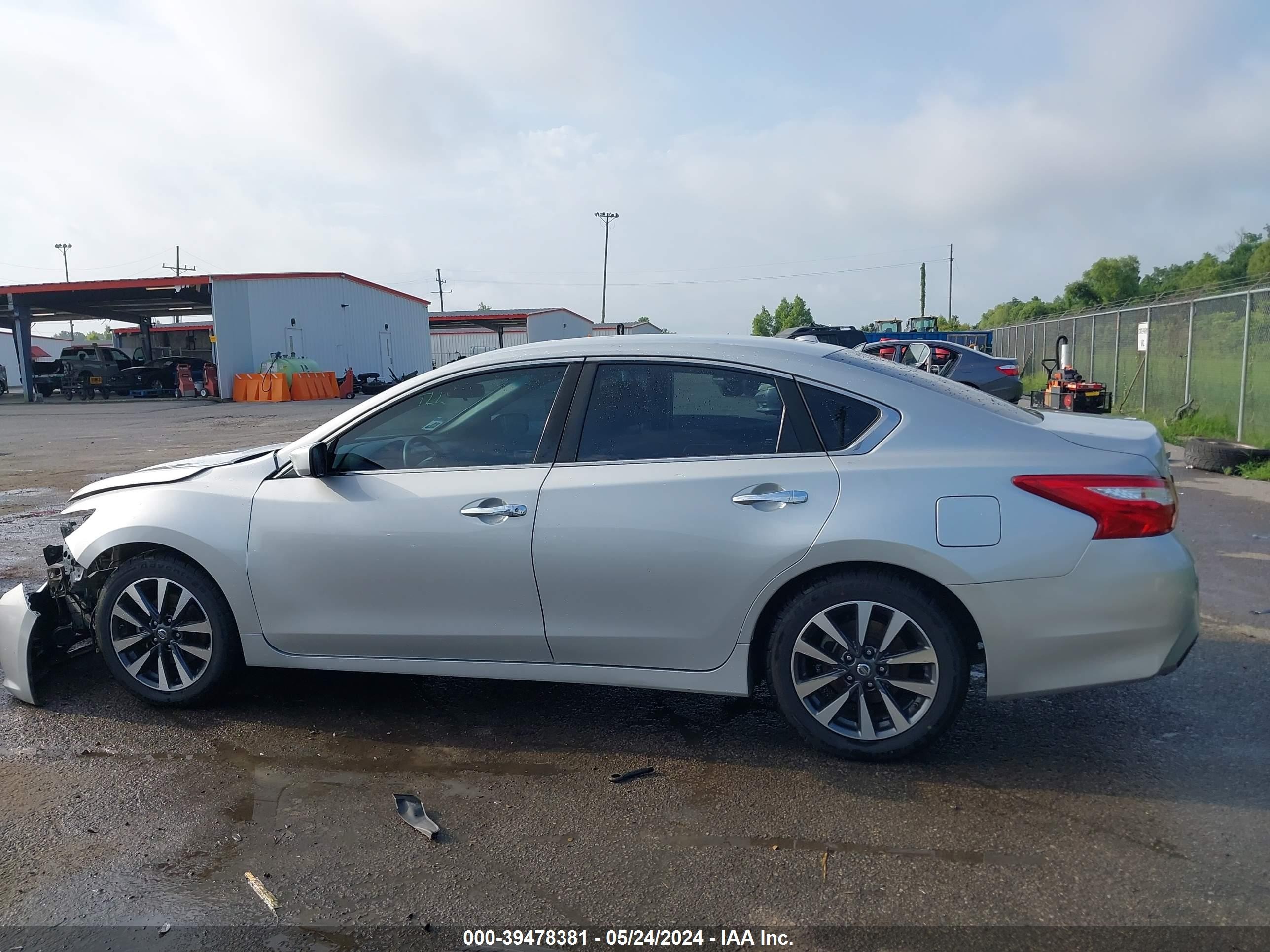 Photo 13 VIN: 1N4AL3APXHC217886 - NISSAN ALTIMA 