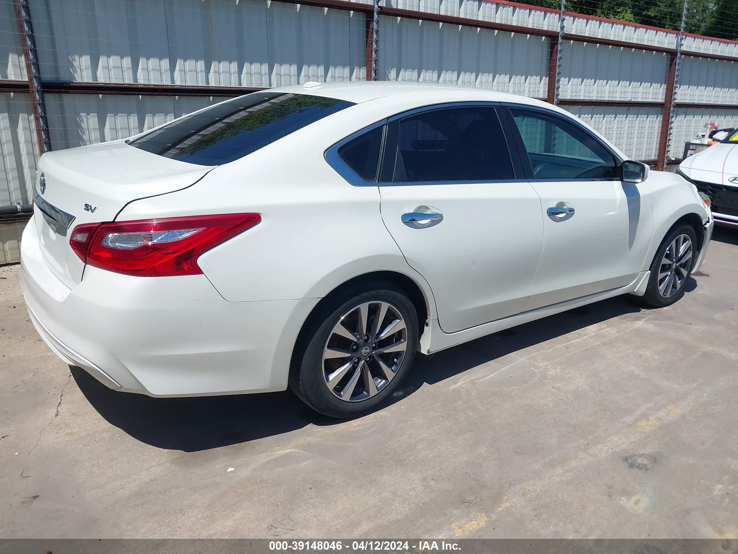 Photo 3 VIN: 1N4AL3APXHC243890 - NISSAN ALTIMA 