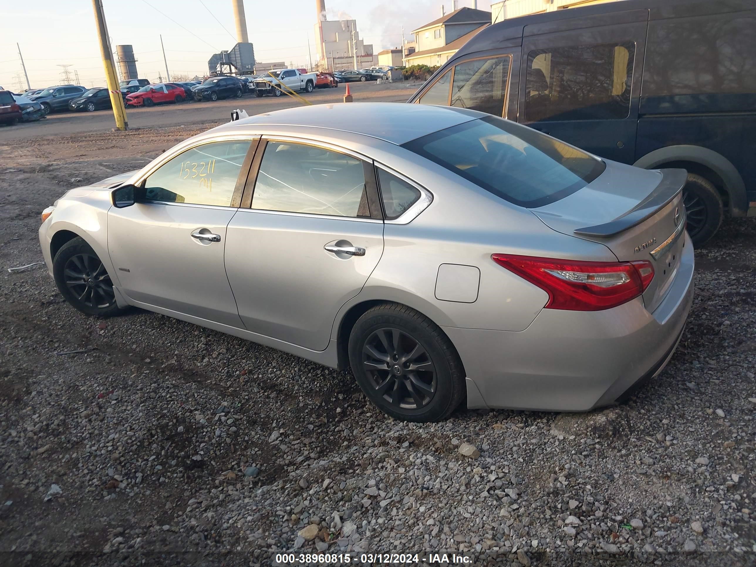 Photo 2 VIN: 1N4AL3APXHC251262 - NISSAN ALTIMA 