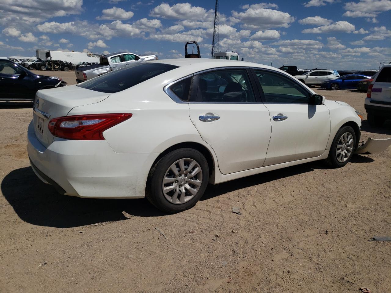 Photo 2 VIN: 1N4AL3APXHN333772 - NISSAN ALTIMA 