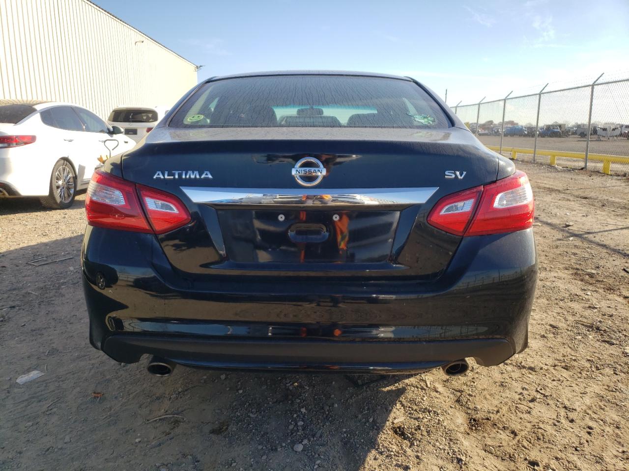 Photo 5 VIN: 1N4AL3APXHN360521 - NISSAN ALTIMA 