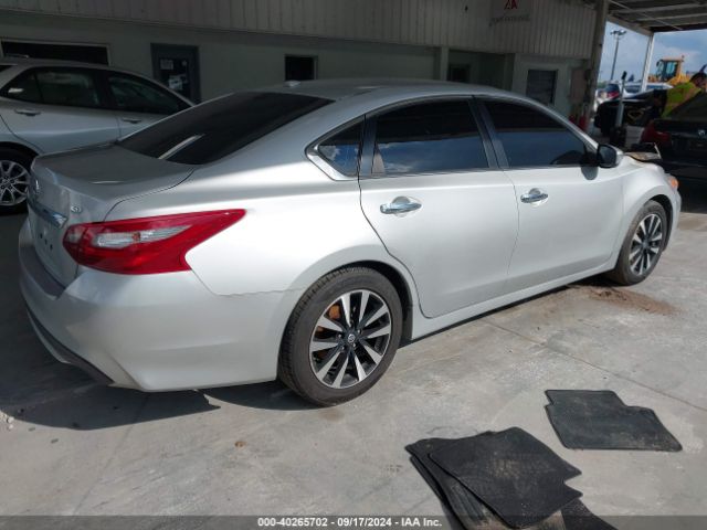 Photo 3 VIN: 1N4AL3APXJC195877 - NISSAN ALTIMA 