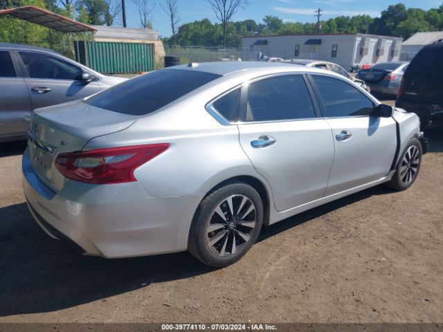 Photo 3 VIN: 1N4AL3APXJC207185 - NISSAN ALTIMA 