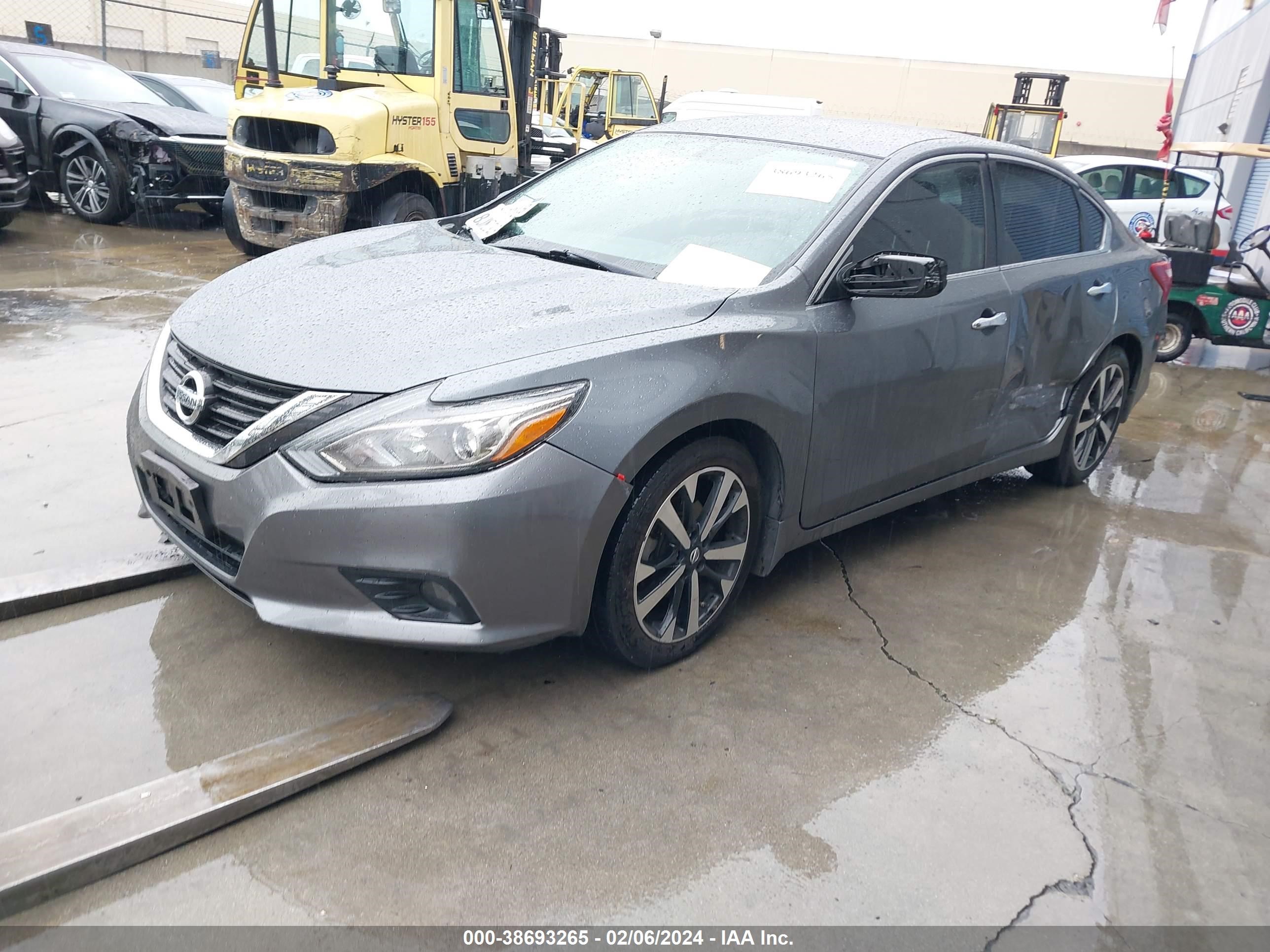 Photo 1 VIN: 1N4AL3APXJC254488 - NISSAN ALTIMA 