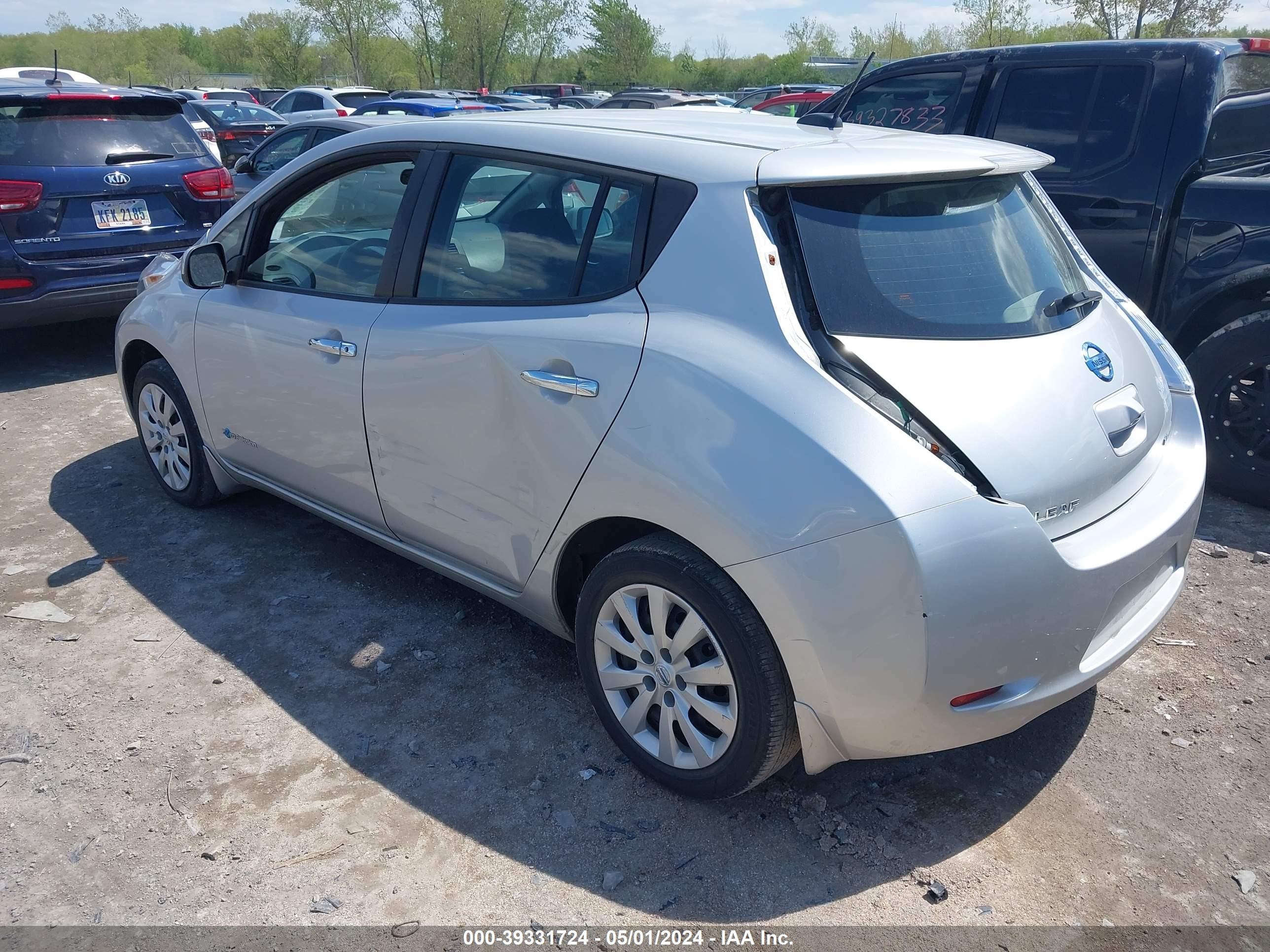 Photo 2 VIN: 1N4AZ0CP0FC333170 - NISSAN LEAF 