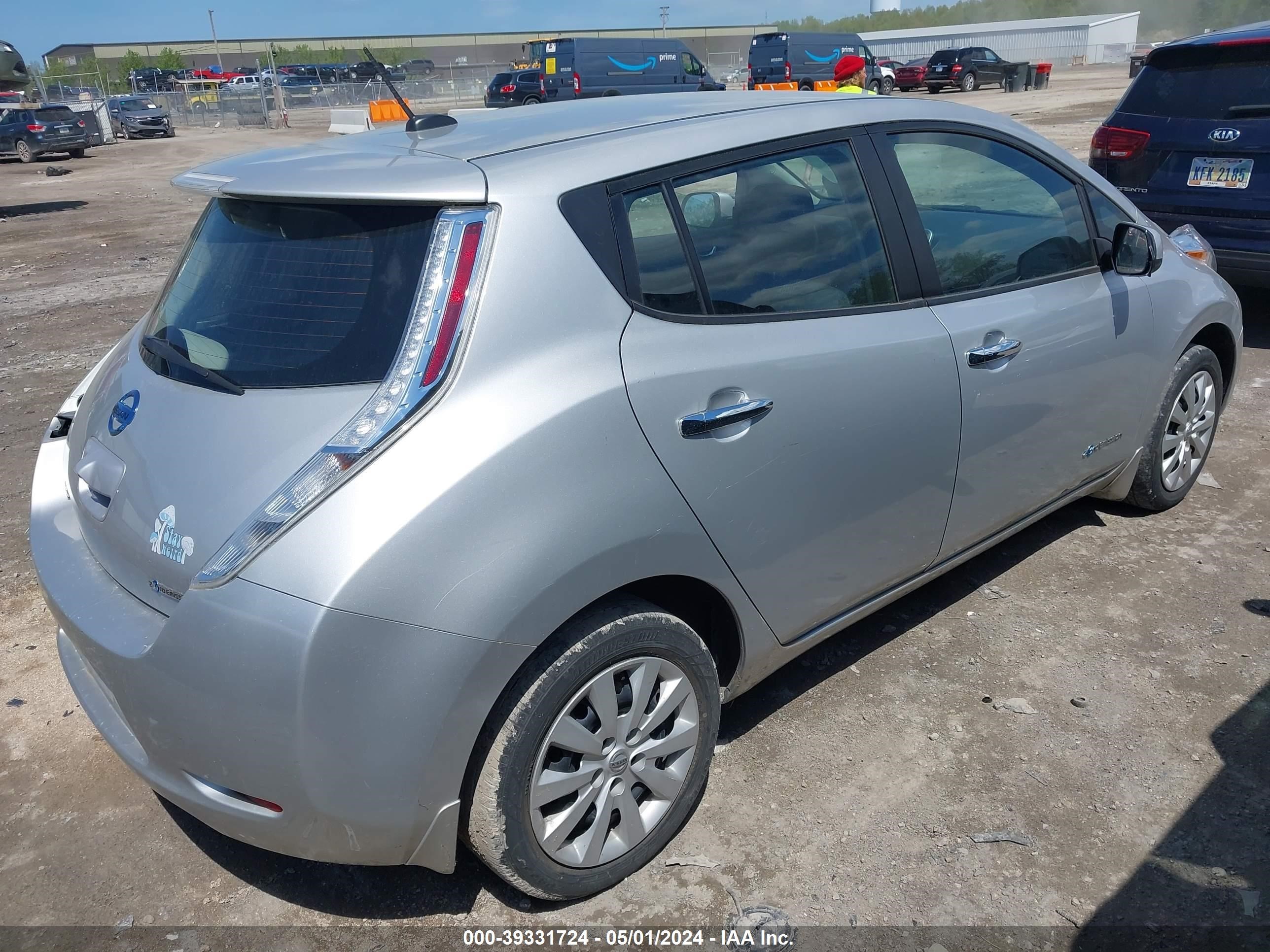 Photo 3 VIN: 1N4AZ0CP0FC333170 - NISSAN LEAF 